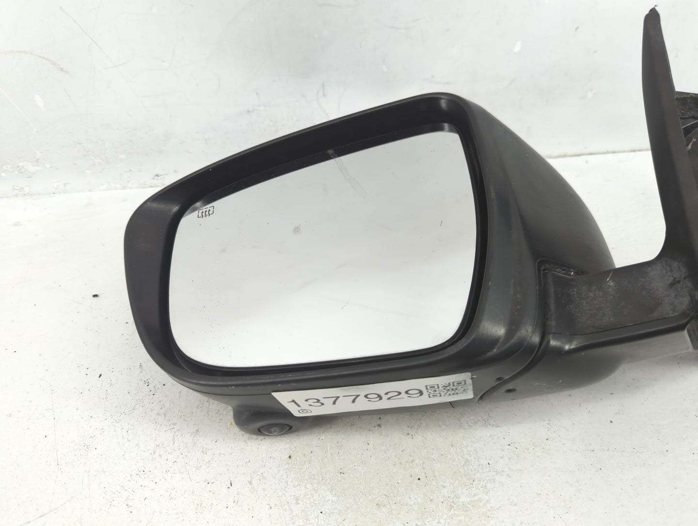 2017-2020 Nissan Rogue Driver Side View Mirror - Left Door Mirror OEM Used - Oemusedautoparts1.com