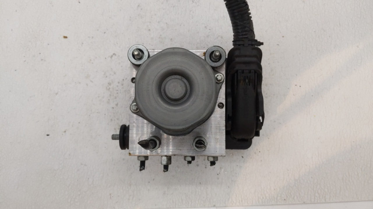2017 Nissan Rogue ABS Pump Control Module Replacement P/N:47660 6FL0A Fits OEM Used Auto Parts - Oemusedautoparts1.com