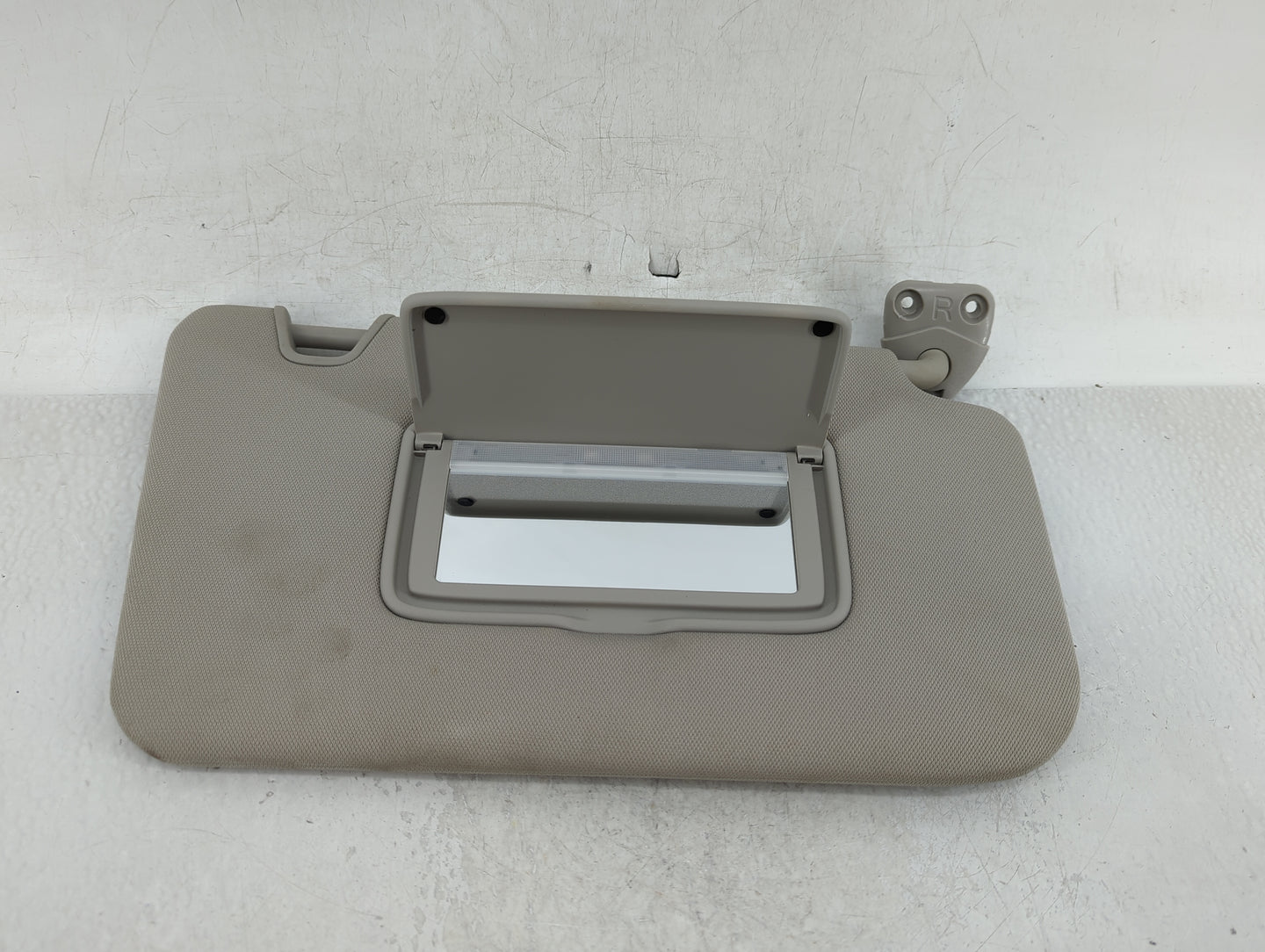 2014-2017 Nissan Rogue Sun Visor Shade Replacement Passenger Right Mirror Fits Fits 2014 2015 2016 2017 OEM Used Auto Parts 