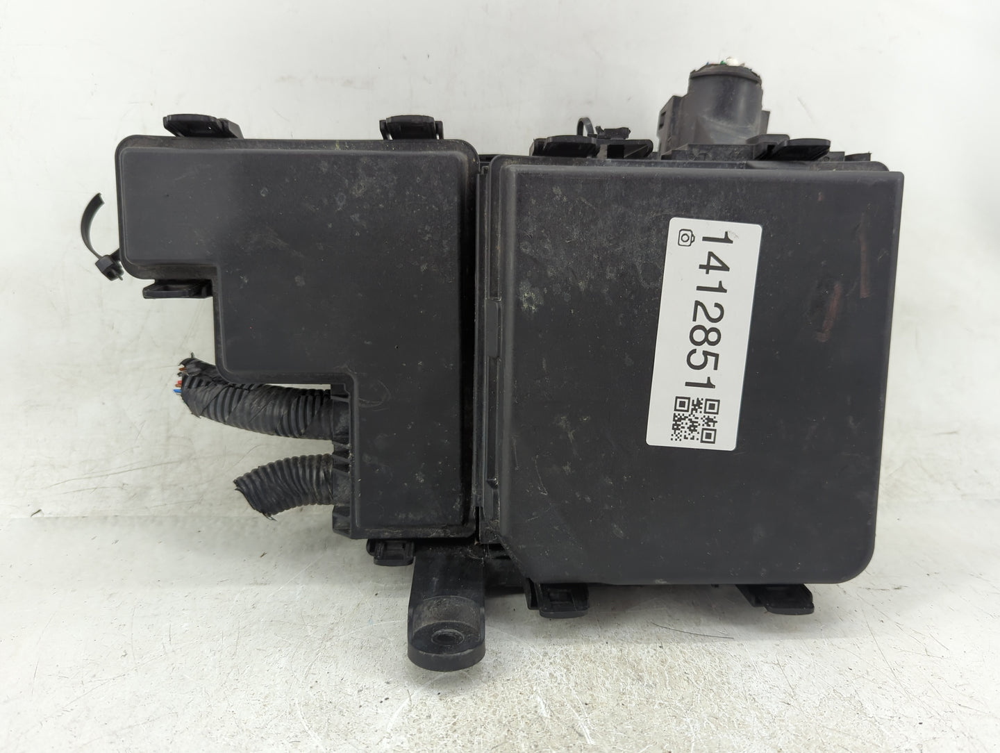 2017-2019 Nissan Rogue Fusebox Fuse Box Panel Relay Module P/N:284B7 5NA0B Fits Fits 2017 2018 2019 OEM Used Auto Parts - Oe