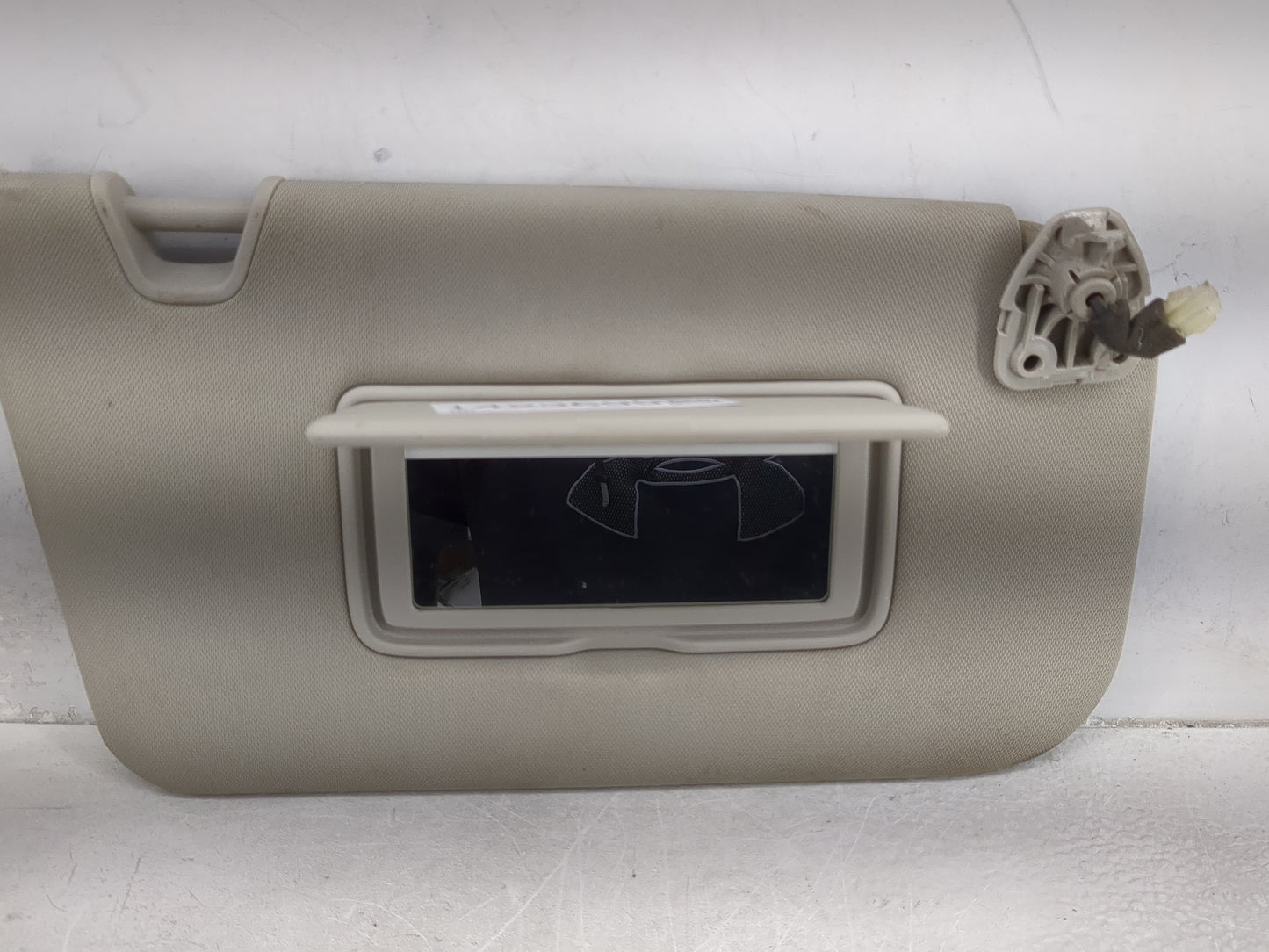2014-2017 Nissan Rogue Sun Visor Shade Replacement Passenger Right Mirror Fits Fits 2014 2015 2016 2017 OEM Used Auto Parts 