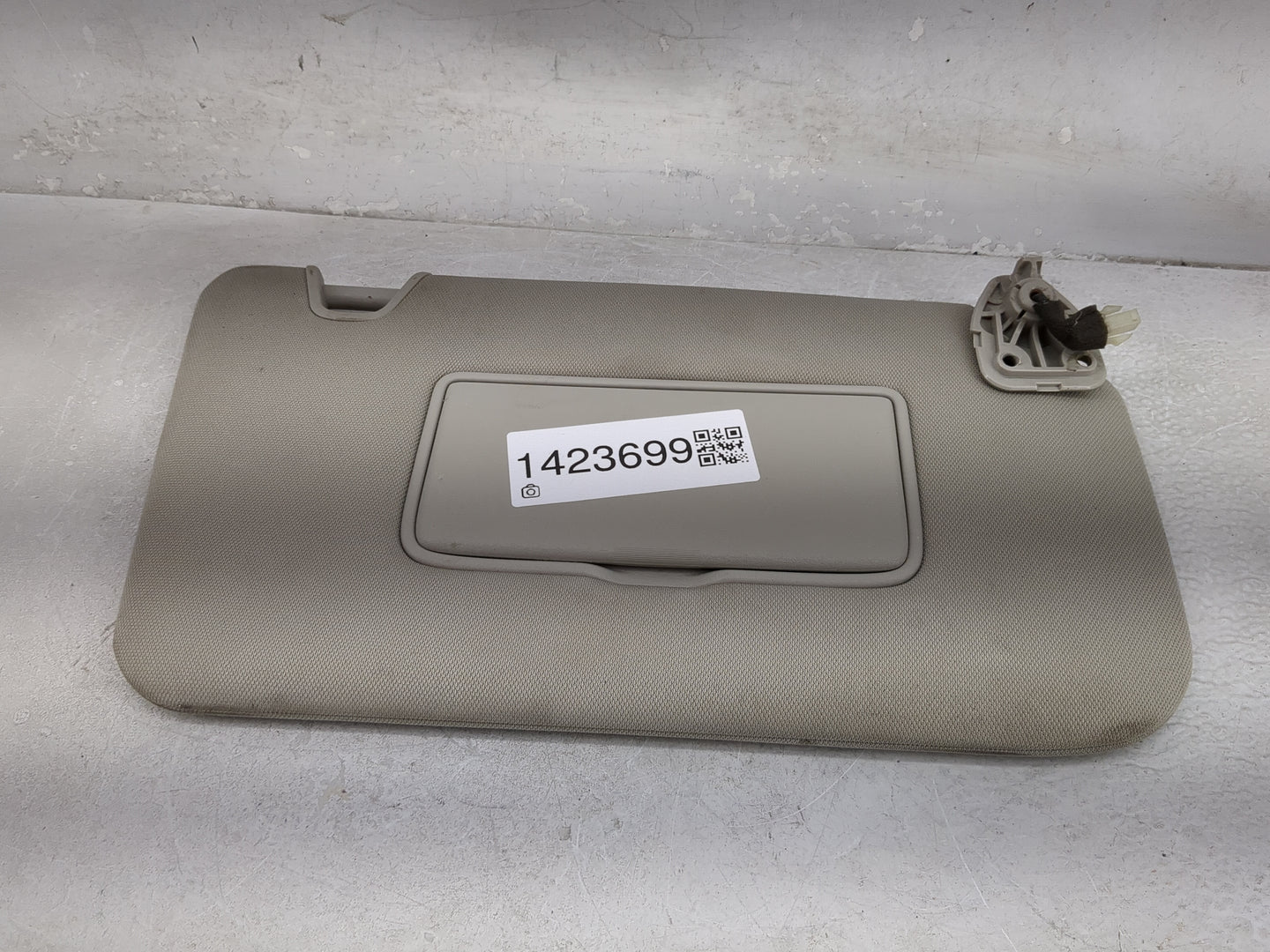 2014-2017 Nissan Rogue Sun Visor Shade Replacement Passenger Right Mirror Fits Fits 2014 2015 2016 2017 OEM Used Auto Parts 