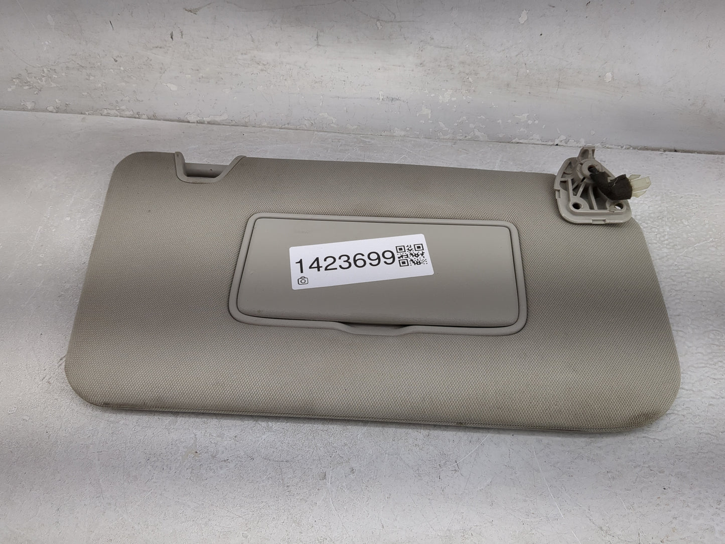 2014-2017 Nissan Rogue Sun Visor Shade Replacement Passenger Right Mirror Fits Fits 2014 2015 2016 2017 OEM Used Auto Parts 