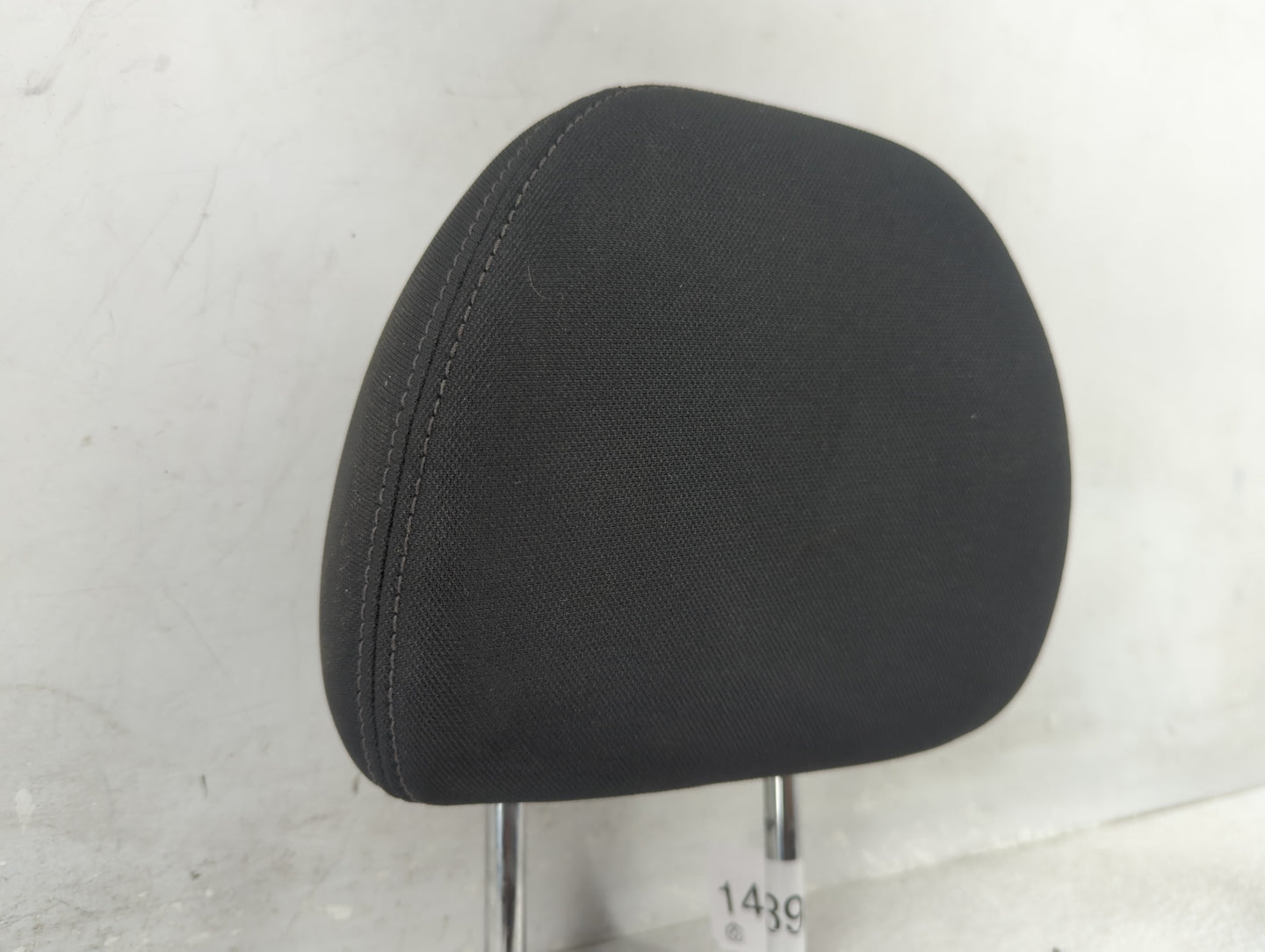2017-2020 Nissan Rogue Headrest Head Rest Front Driver Passenger Seat Fits Fits 2017 2018 2019 2020 OEM Used Auto Parts - Oe
