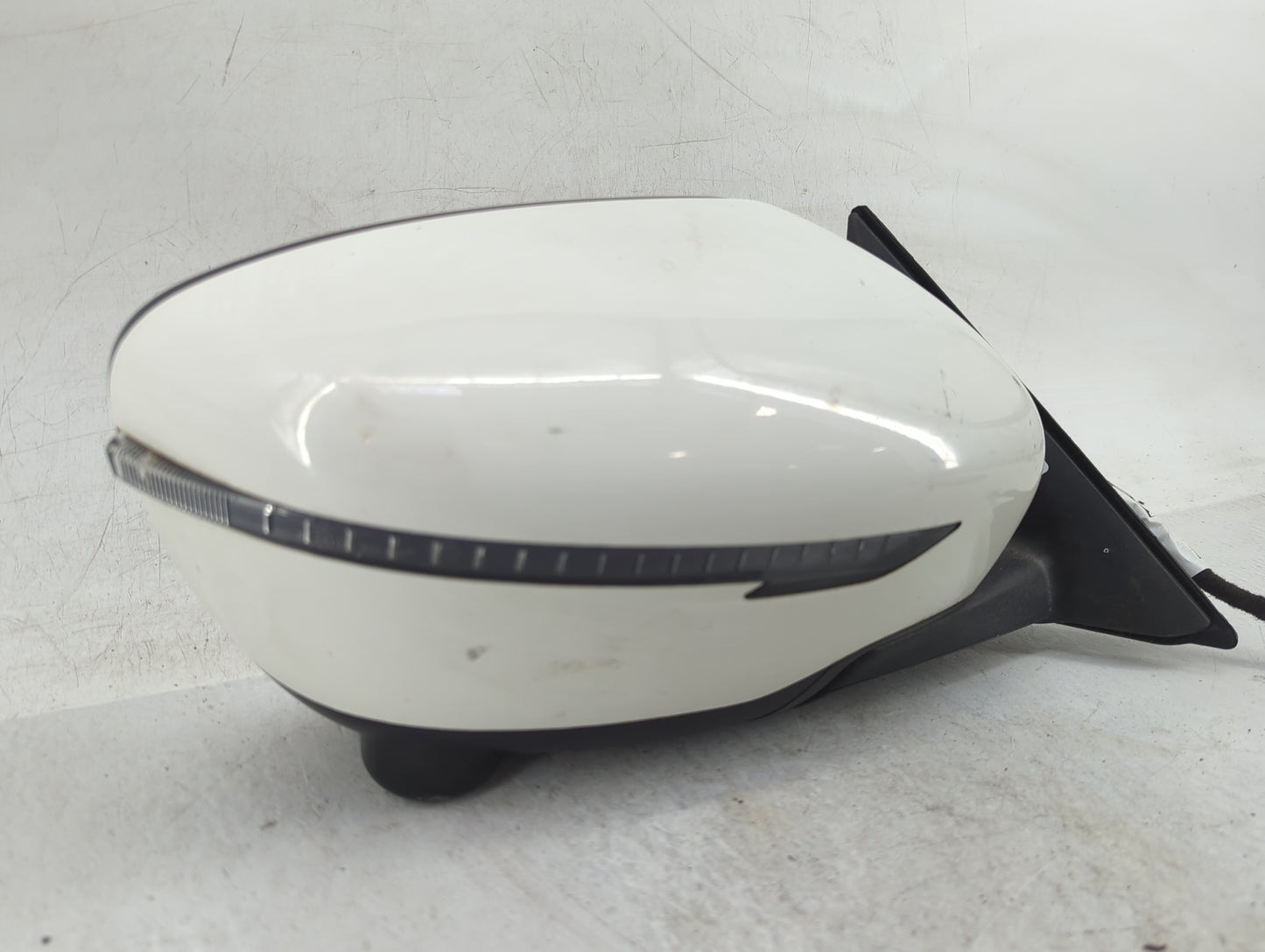 2017-2020 Nissan Rogue Passenger Side View Mirror - Right Door Mirror OEM Used - Oemusedautoparts1.com
