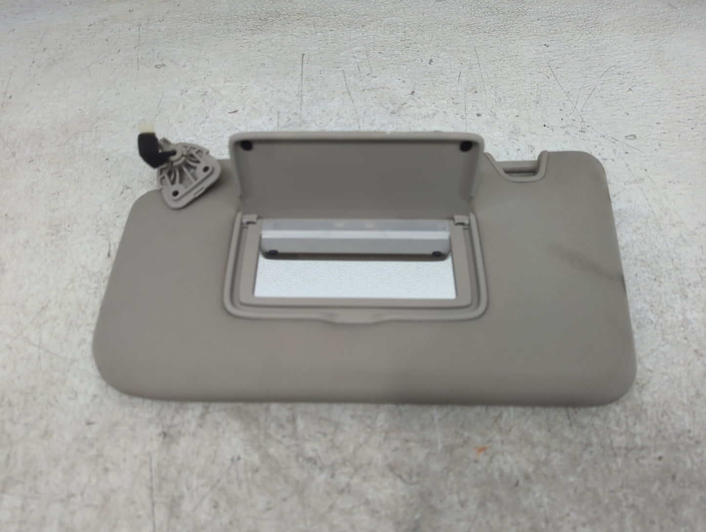 2014-2017 Nissan Rogue Sun Visor Shade Replacement Driver Left Mirror Fits Fits 2014 2015 2016 2017 OEM Used Auto Parts - Oe