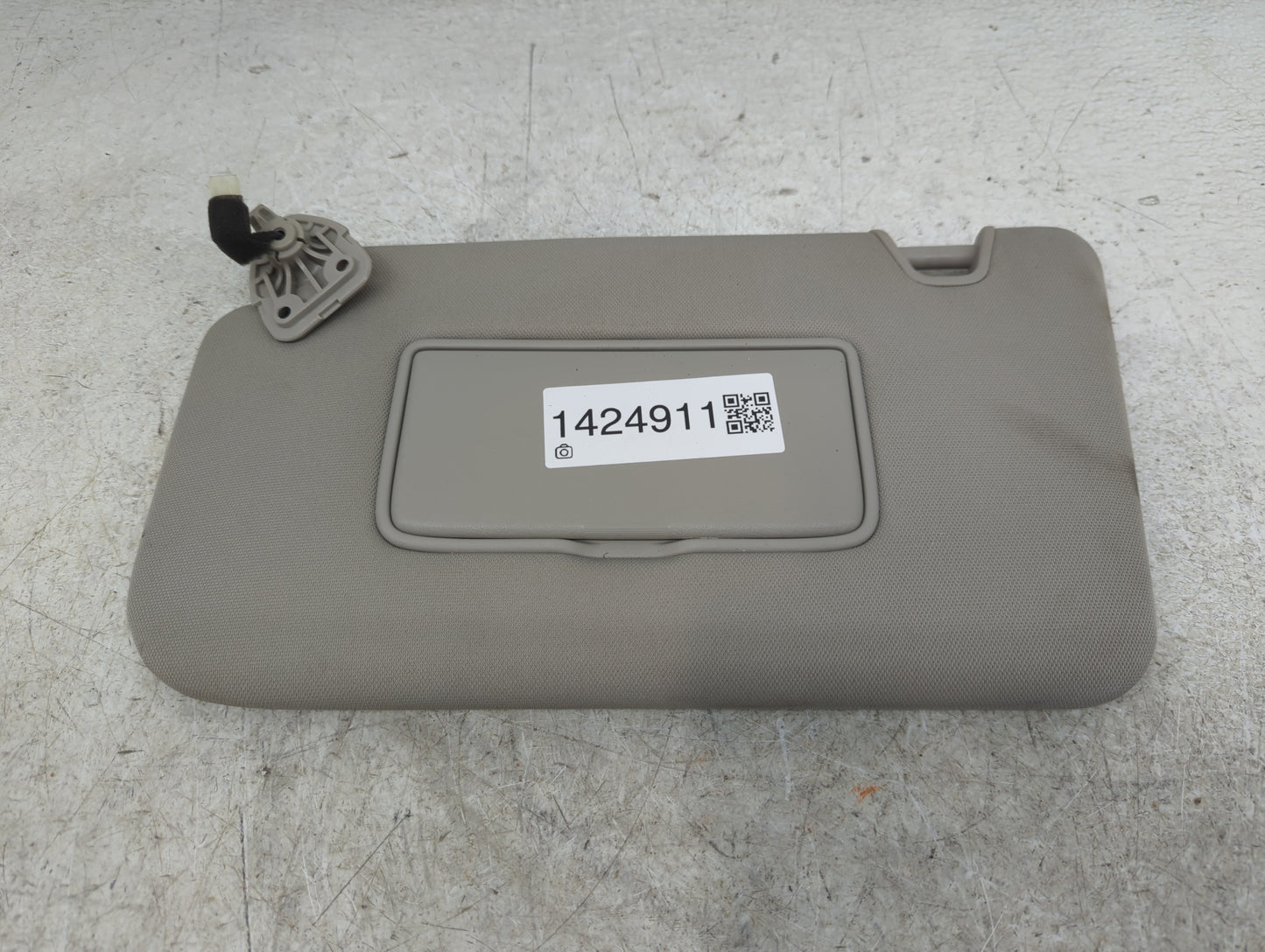 2014-2017 Nissan Rogue Sun Visor Shade Replacement Driver Left Mirror Fits Fits 2014 2015 2016 2017 OEM Used Auto Parts - Oe