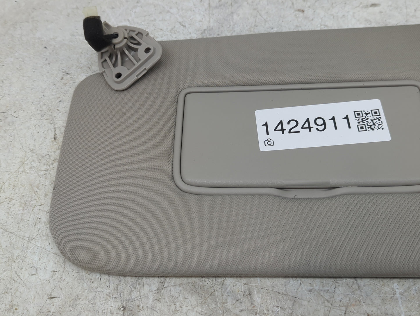 2014-2017 Nissan Rogue Sun Visor Shade Replacement Driver Left Mirror Fits Fits 2014 2015 2016 2017 OEM Used Auto Parts - Oe