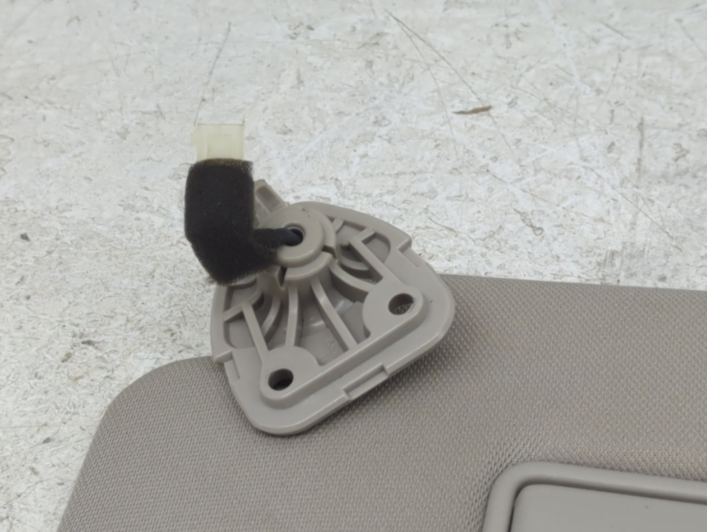 2014-2017 Nissan Rogue Sun Visor Shade Replacement Driver Left Mirror Fits Fits 2014 2015 2016 2017 OEM Used Auto Parts - Oe