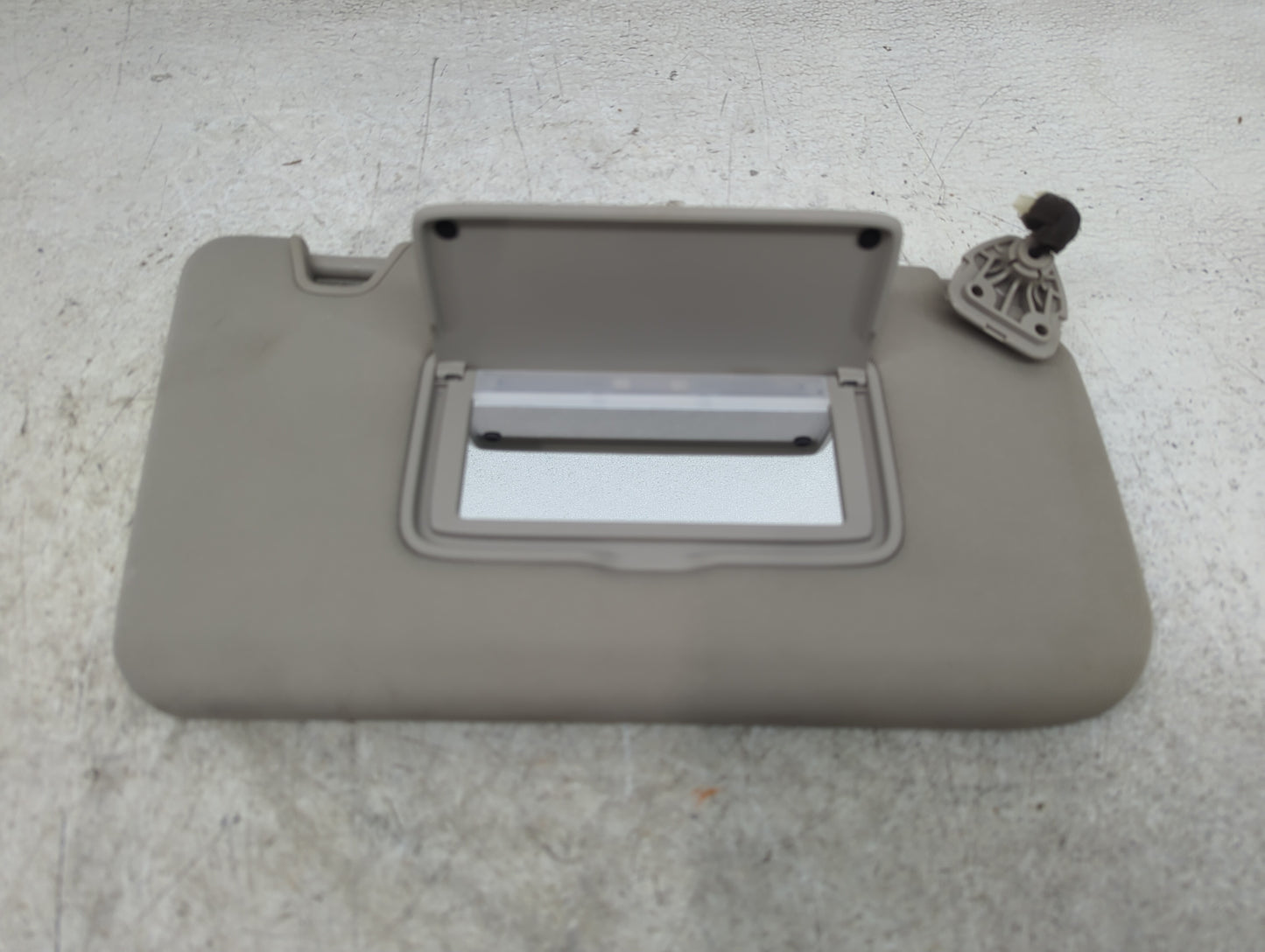 2014-2017 Nissan Rogue Sun Visor Shade Replacement Passenger Right Mirror Fits Fits 2014 2015 2016 2017 OEM Used Auto Parts 
