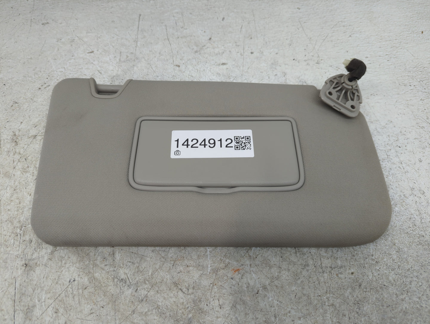 2014-2017 Nissan Rogue Sun Visor Shade Replacement Passenger Right Mirror Fits Fits 2014 2015 2016 2017 OEM Used Auto Parts 