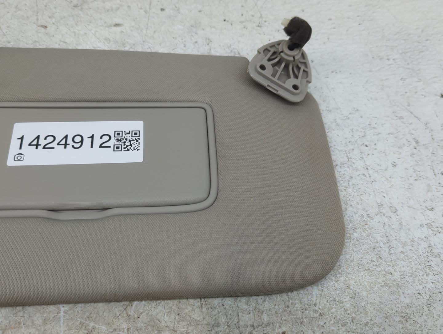 2014-2017 Nissan Rogue Sun Visor Shade Replacement Passenger Right Mirror Fits Fits 2014 2015 2016 2017 OEM Used Auto Parts 