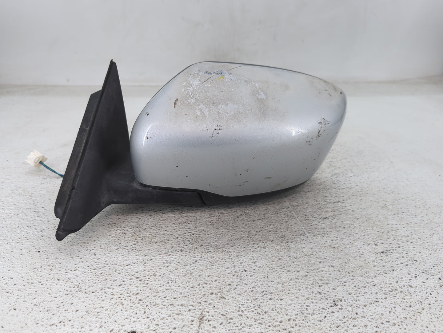 2016-2017 Nissan Rogue Driver Side View Mirror - Left Door Mirror OEM Used - Oemusedautoparts1.com