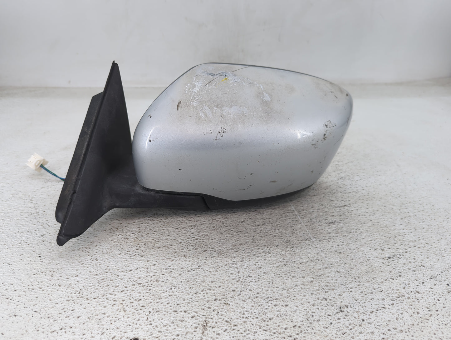 2016-2017 Nissan Rogue Driver Side View Mirror - Left Door Mirror OEM Used - Oemusedautoparts1.com