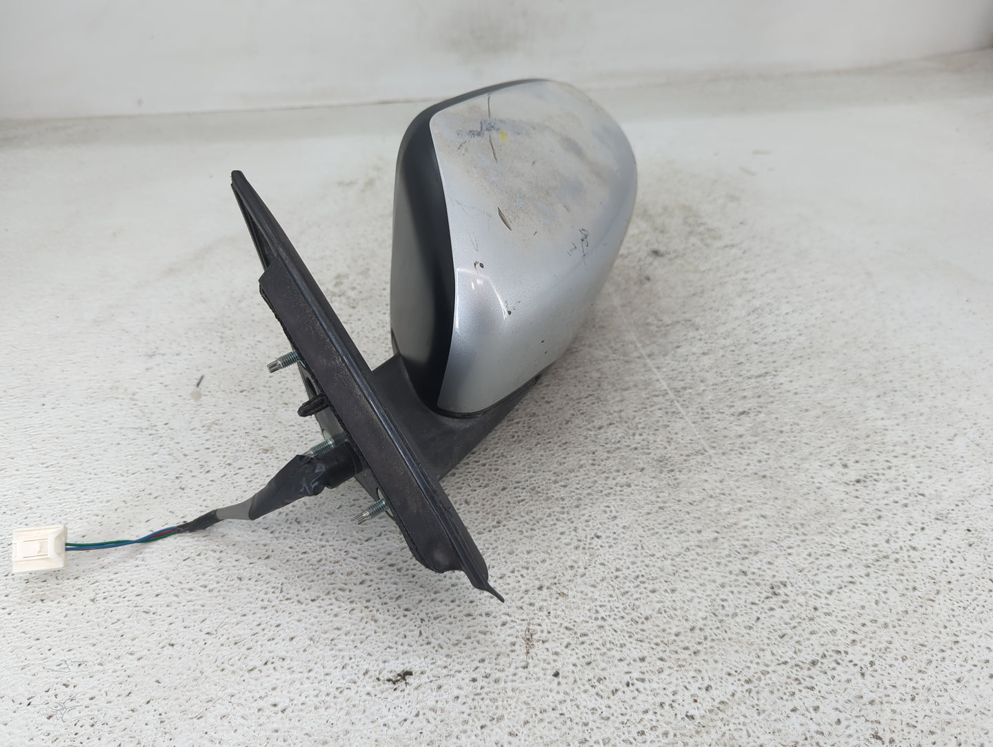 2016-2017 Nissan Rogue Driver Side View Mirror - Left Door Mirror OEM Used - Oemusedautoparts1.com