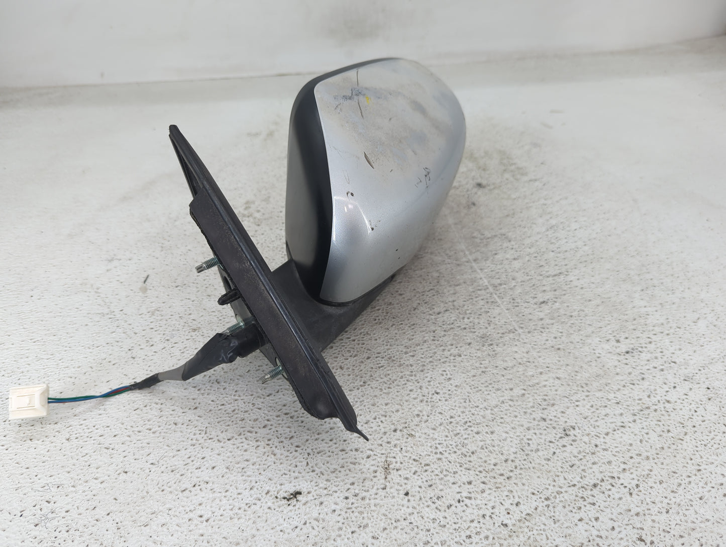 2016-2017 Nissan Rogue Driver Side View Mirror - Left Door Mirror OEM Used - Oemusedautoparts1.com