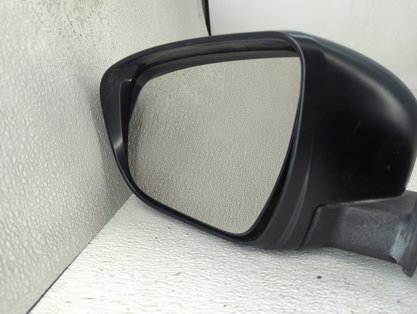 2016-2017 Nissan Rogue Driver Side View Mirror - Left Door Mirror OEM Used - Oemusedautoparts1.com
