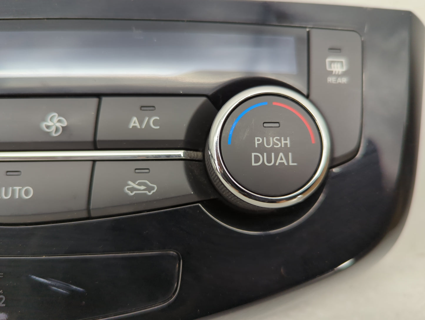 2017-2020 Nissan Rogue Climate Control Module Temperature AC/Heater Replacement Fits Fits 2017 2018 2019 2020 OEM Used Auto 
