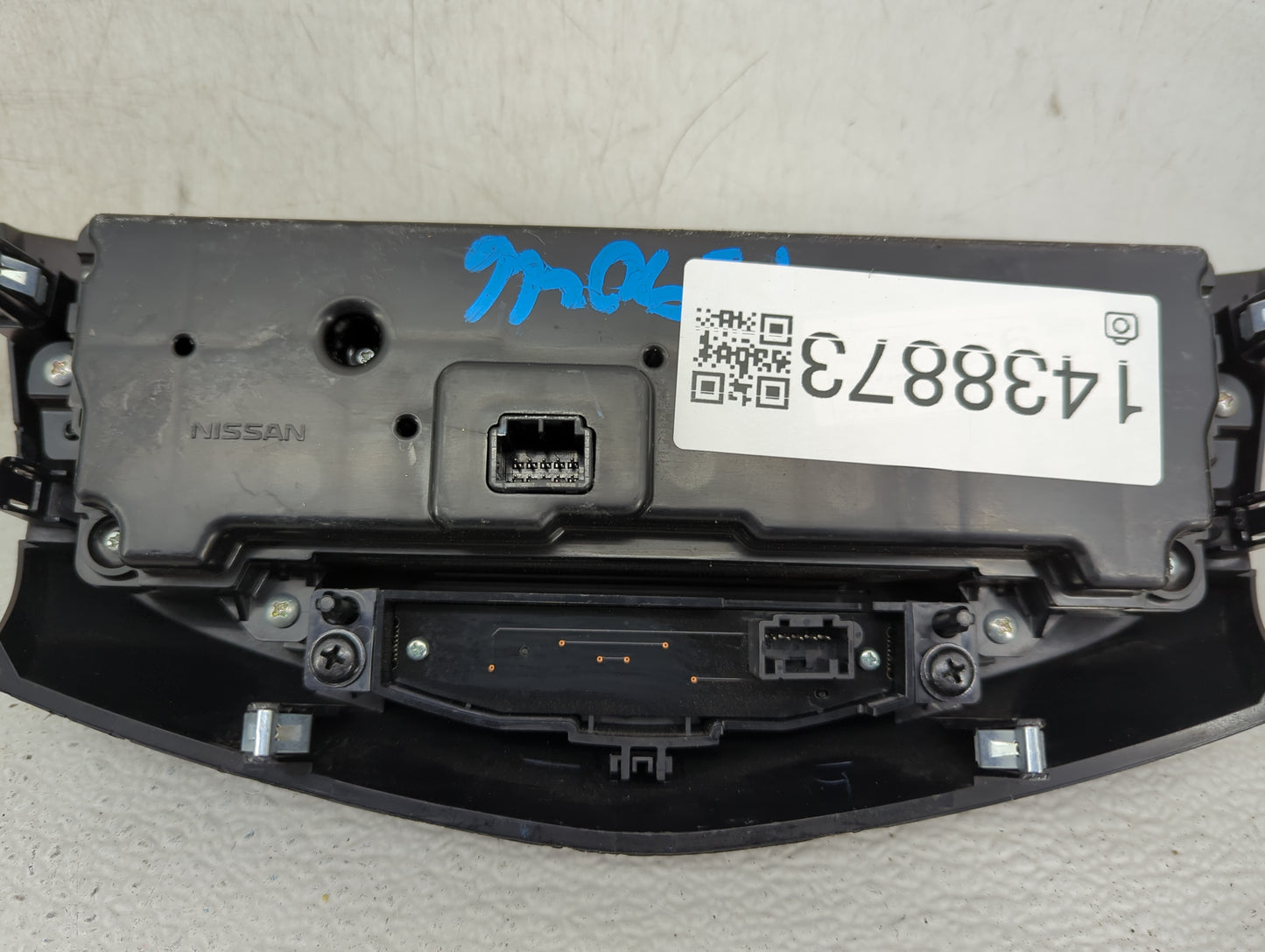 2017-2020 Nissan Rogue Climate Control Module Temperature AC/Heater Replacement Fits Fits 2017 2018 2019 2020 OEM Used Auto 