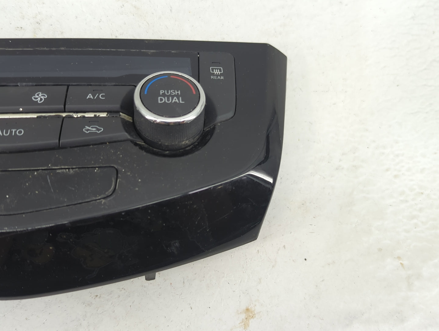 2017-2020 Nissan Rogue Climate Control Module Temperature AC/Heater Replacement P/N:27500 7FE0A 275007FE0A Fits OEM Used Aut