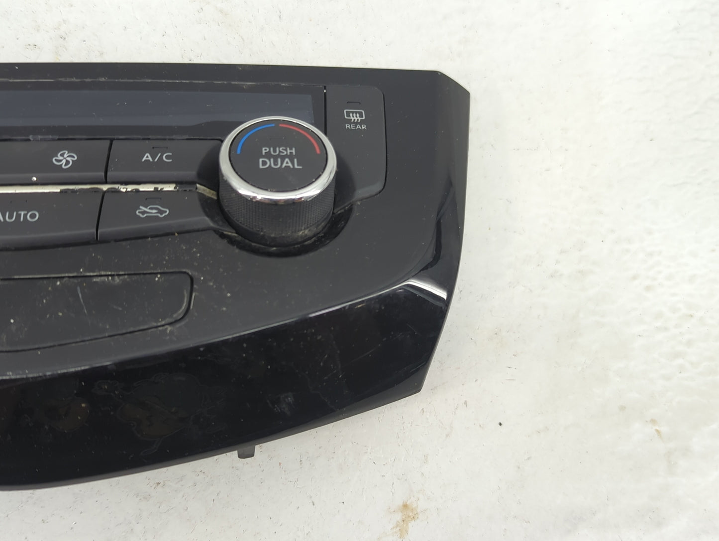 2017-2020 Nissan Rogue Climate Control Module Temperature AC/Heater Replacement P/N:27500 7FE0A 275007FE0A Fits OEM Used Aut