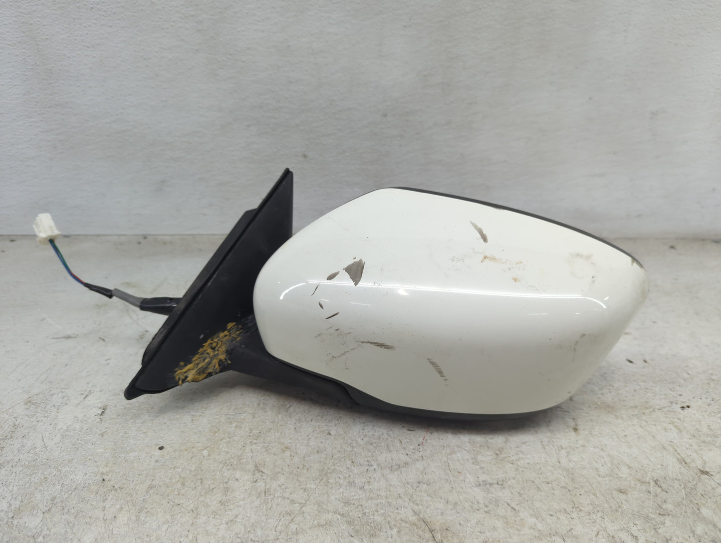 2016-2017 Nissan Rogue Driver Side View Mirror - Left Door Mirror OEM Used - Oemusedautoparts1.com