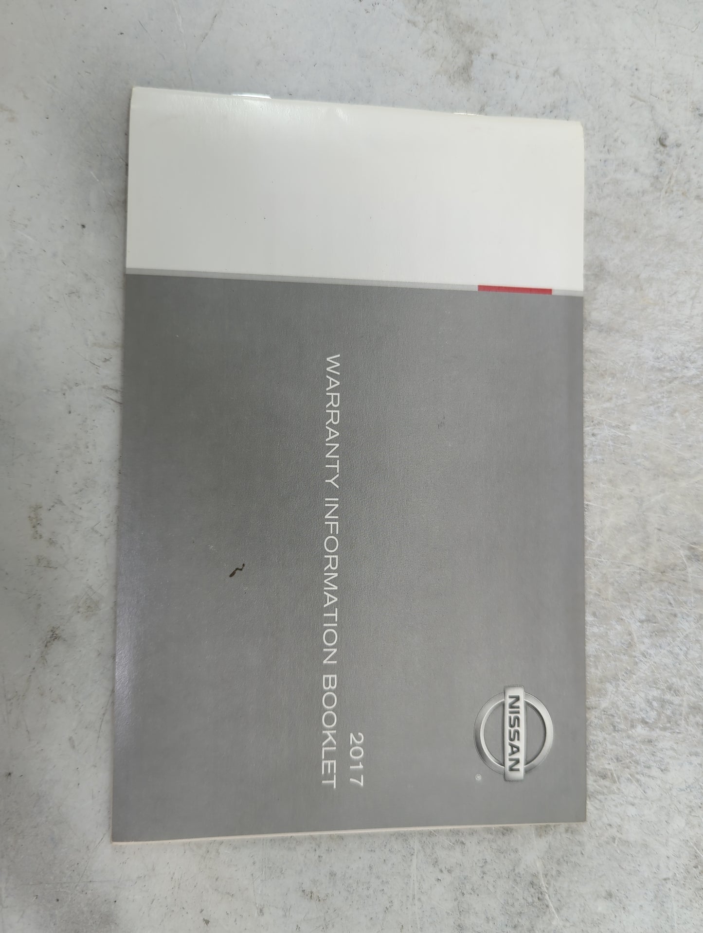 2017 Nissan Rogue Owners Manual Book Guide P/N:OM17EA0T32U1 T00UM-JM03D OEM Used Auto Parts - Oemusedautoparts1.com