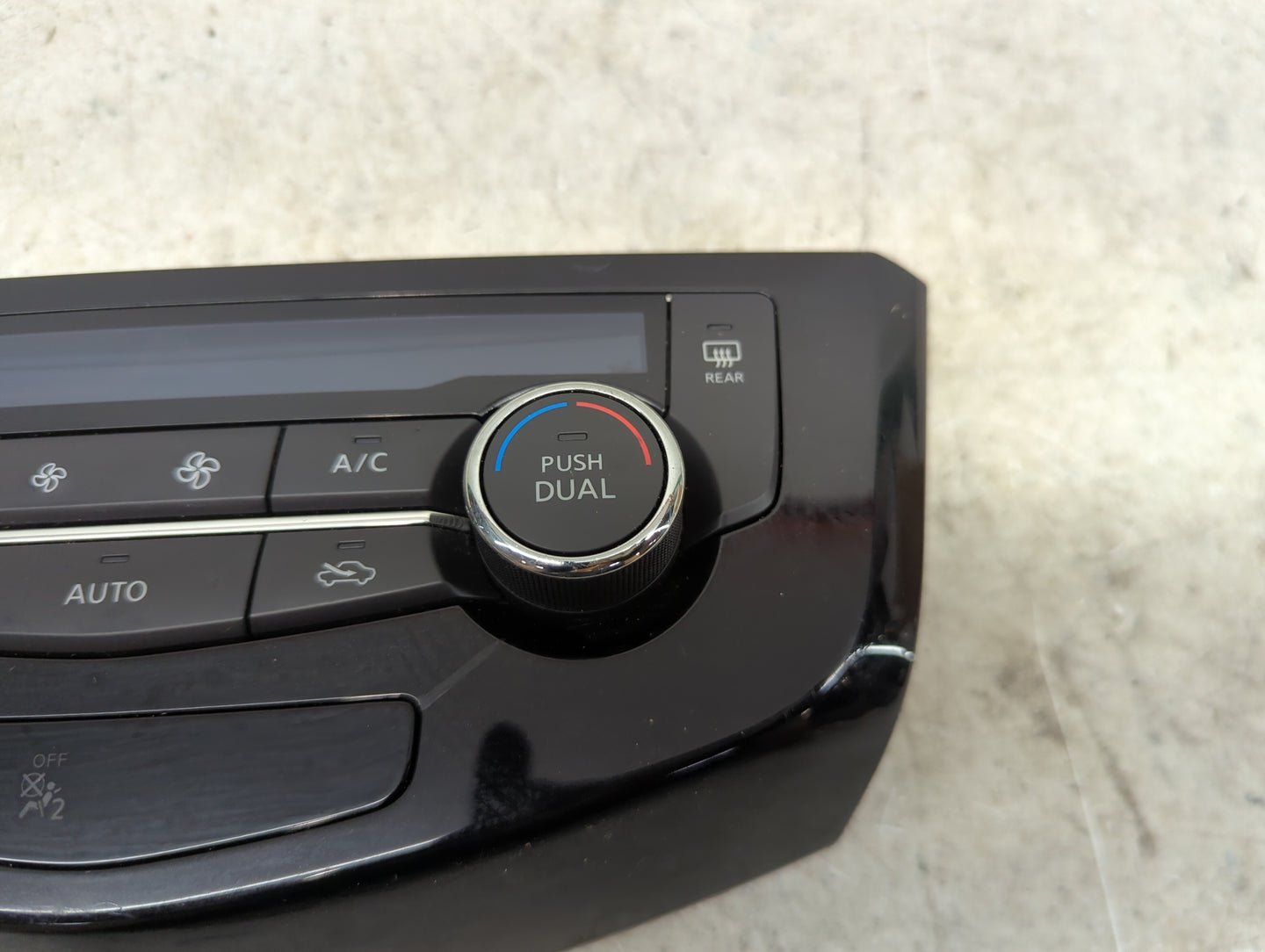 2017-2020 Nissan Rogue Climate Control Module Temperature AC/Heater Replacement P/N:27500 7FE0A 275007FE0A Fits OEM Used Aut