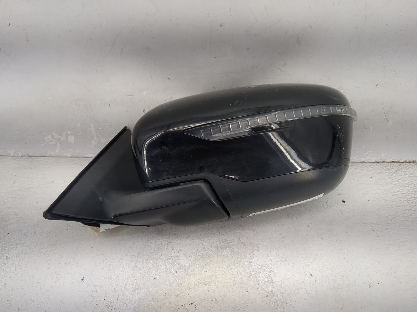 2017-2020 Nissan Rogue Driver Side View Mirror - Left Door Mirror OEM Used - Oemusedautoparts1.com