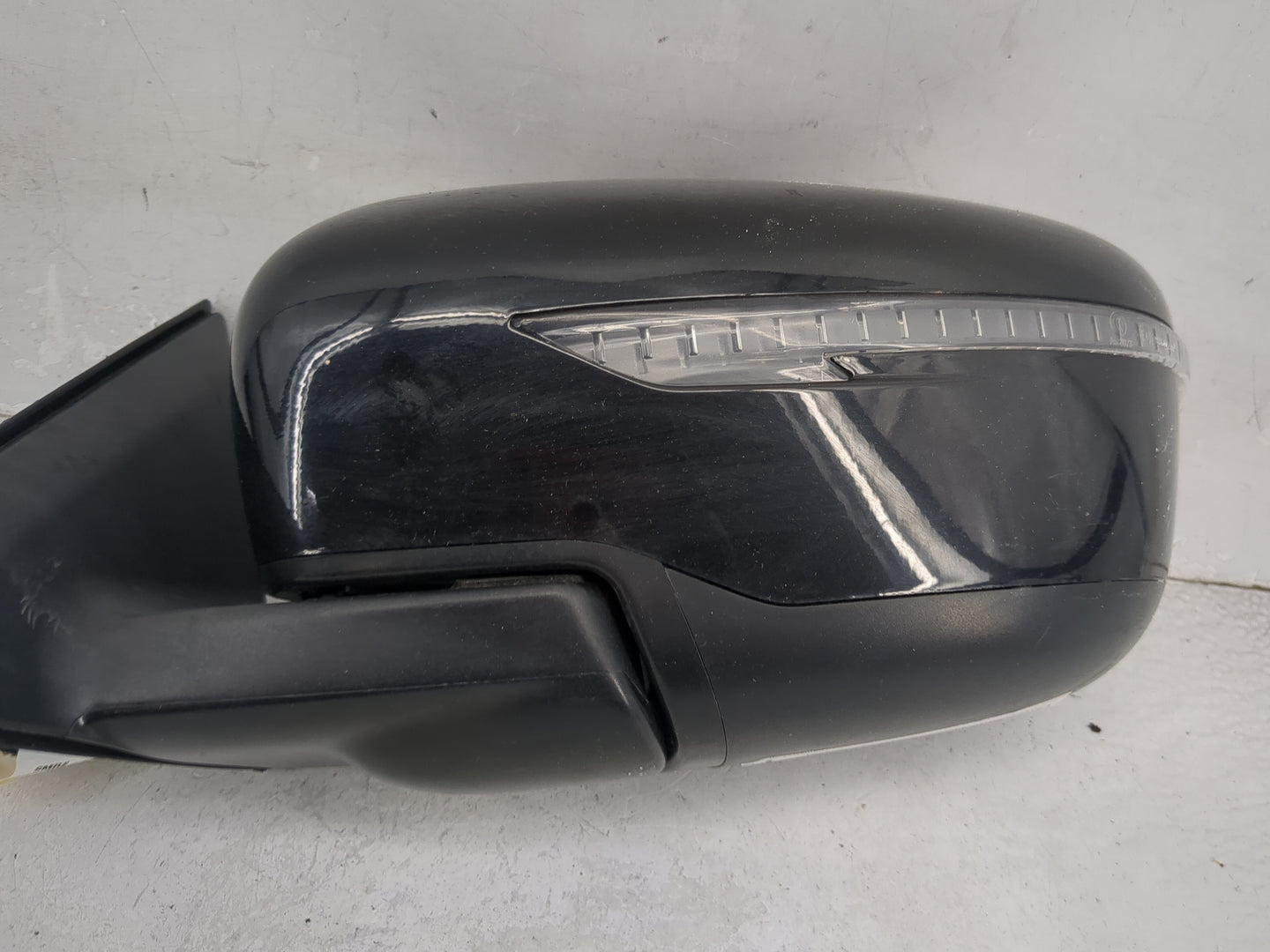 2017-2020 Nissan Rogue Driver Side View Mirror - Left Door Mirror OEM Used - Oemusedautoparts1.com