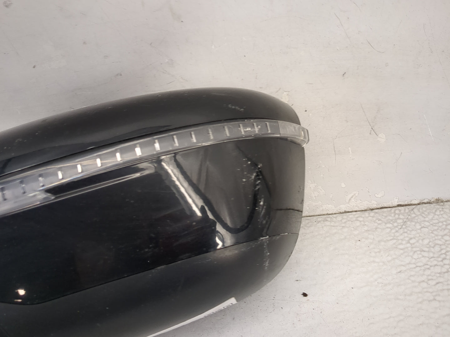 2017-2020 Nissan Rogue Driver Side View Mirror - Left Door Mirror OEM Used - Oemusedautoparts1.com
