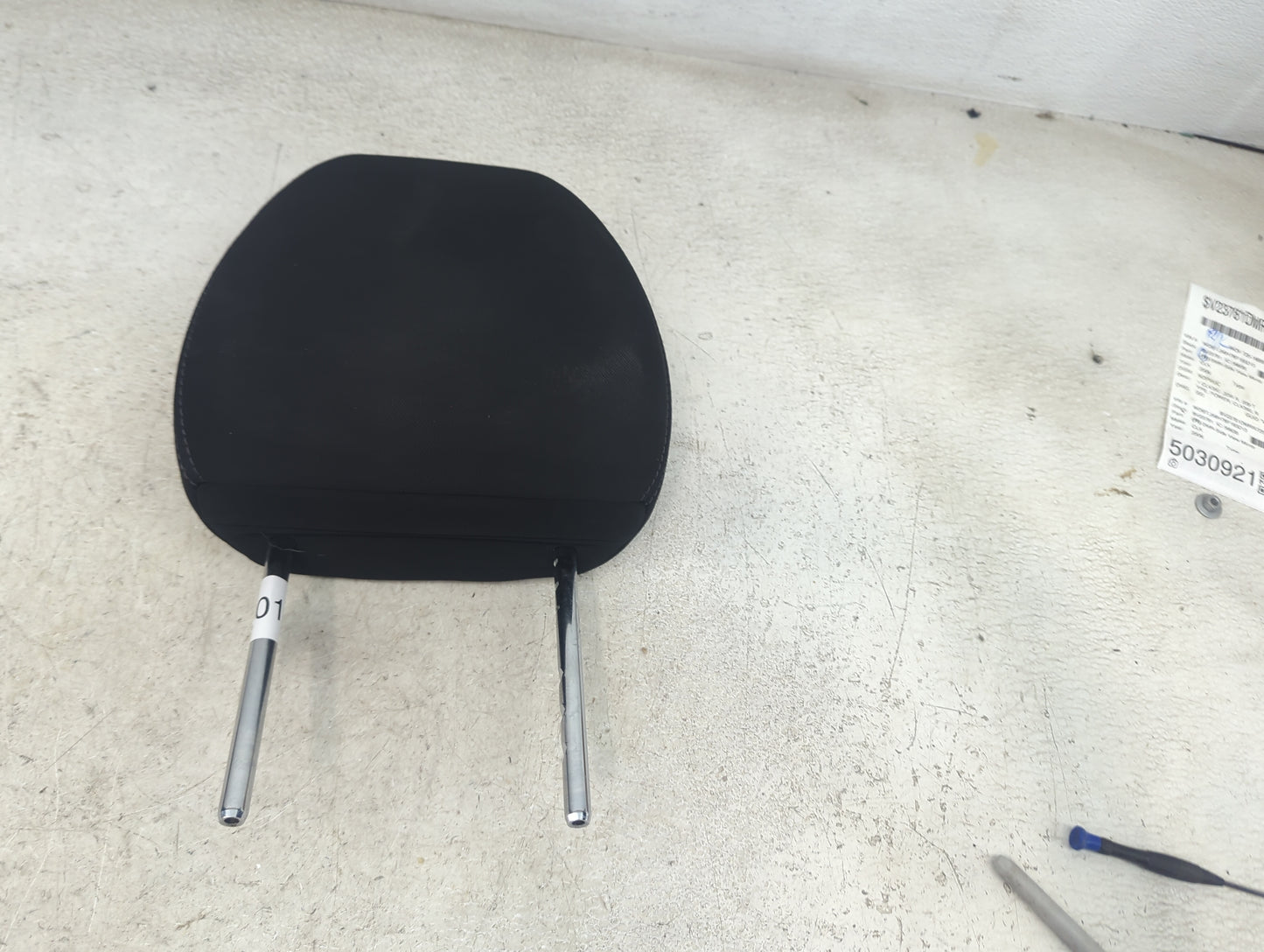 2017 Nissan Rogue Headrest Head Rest Front Driver Passenger Seat Fits OEM Used Auto Parts - Oemusedautoparts1.com