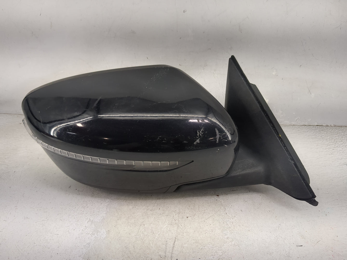 2017-2020 Nissan Rogue Passenger Side View Mirror - Right Door Mirror OEM Used - Oemusedautoparts1.com