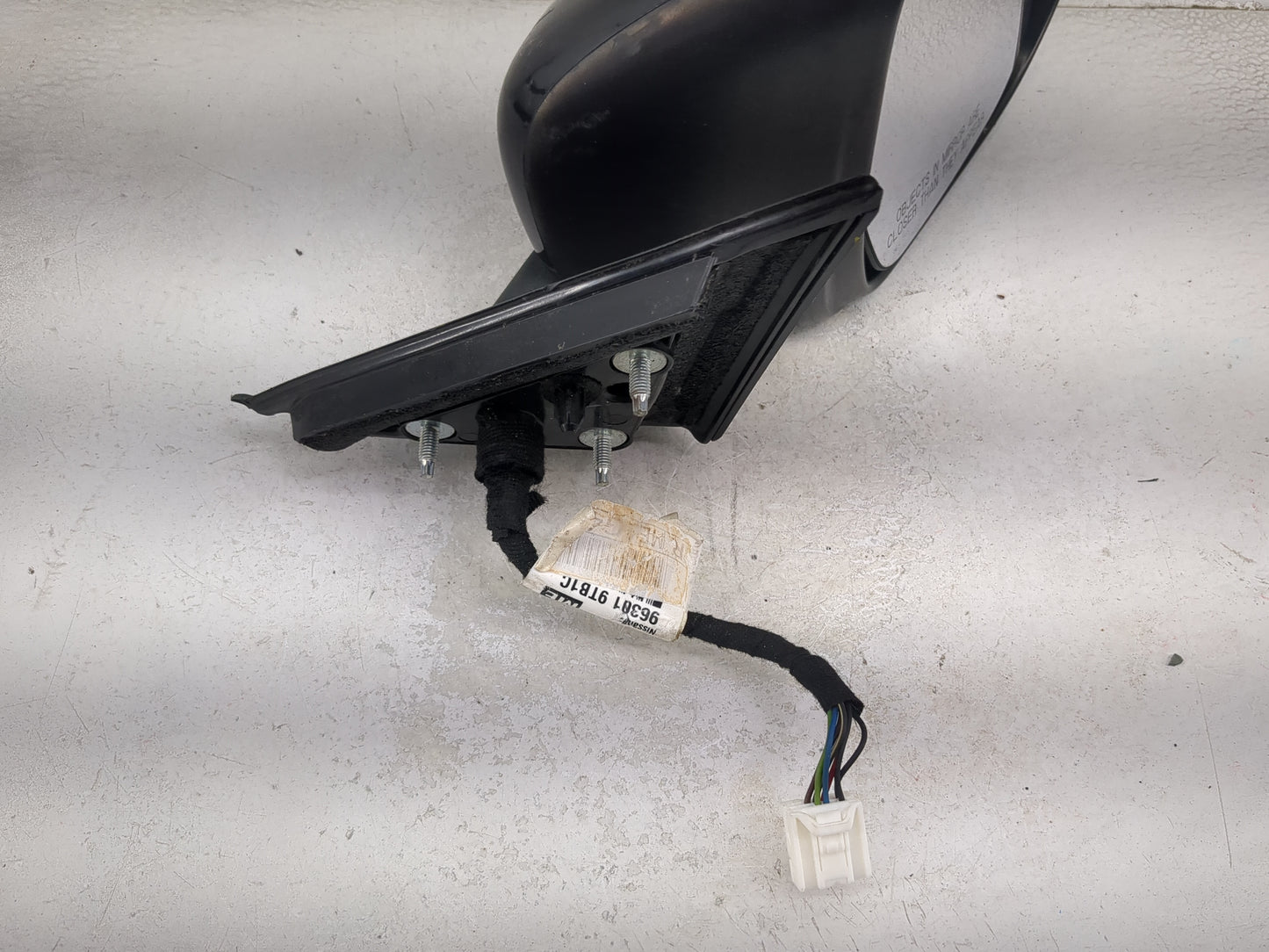 2017-2020 Nissan Rogue Passenger Side View Mirror - Right Door Mirror OEM Used - Oemusedautoparts1.com
