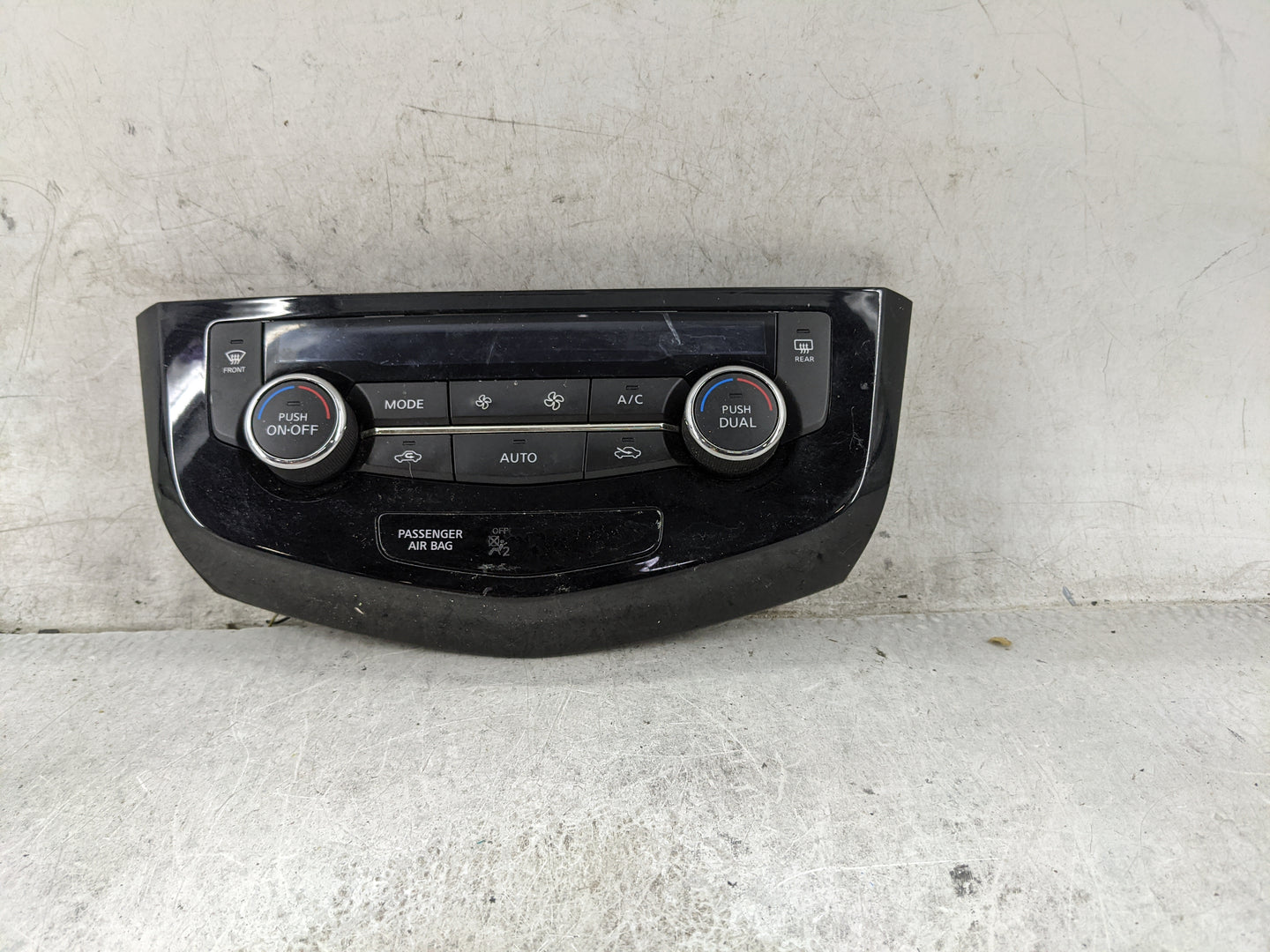 2017-2020 Nissan Rogue Climate Control Module Temperature AC/Heater Replacement P/N:27500 7FE0A T32163BA Fits OEM Used Auto 