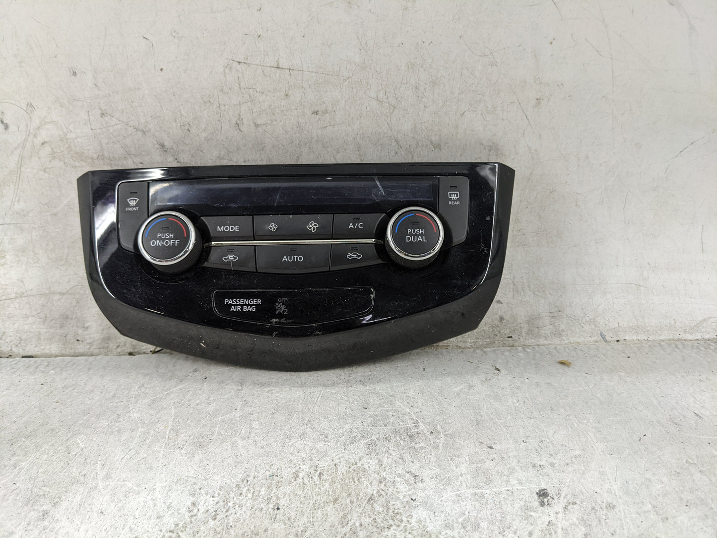 2017-2020 Nissan Rogue Climate Control Module Temperature AC/Heater Replacement P/N:27500 7FE0A T32163BA Fits OEM Used Auto 
