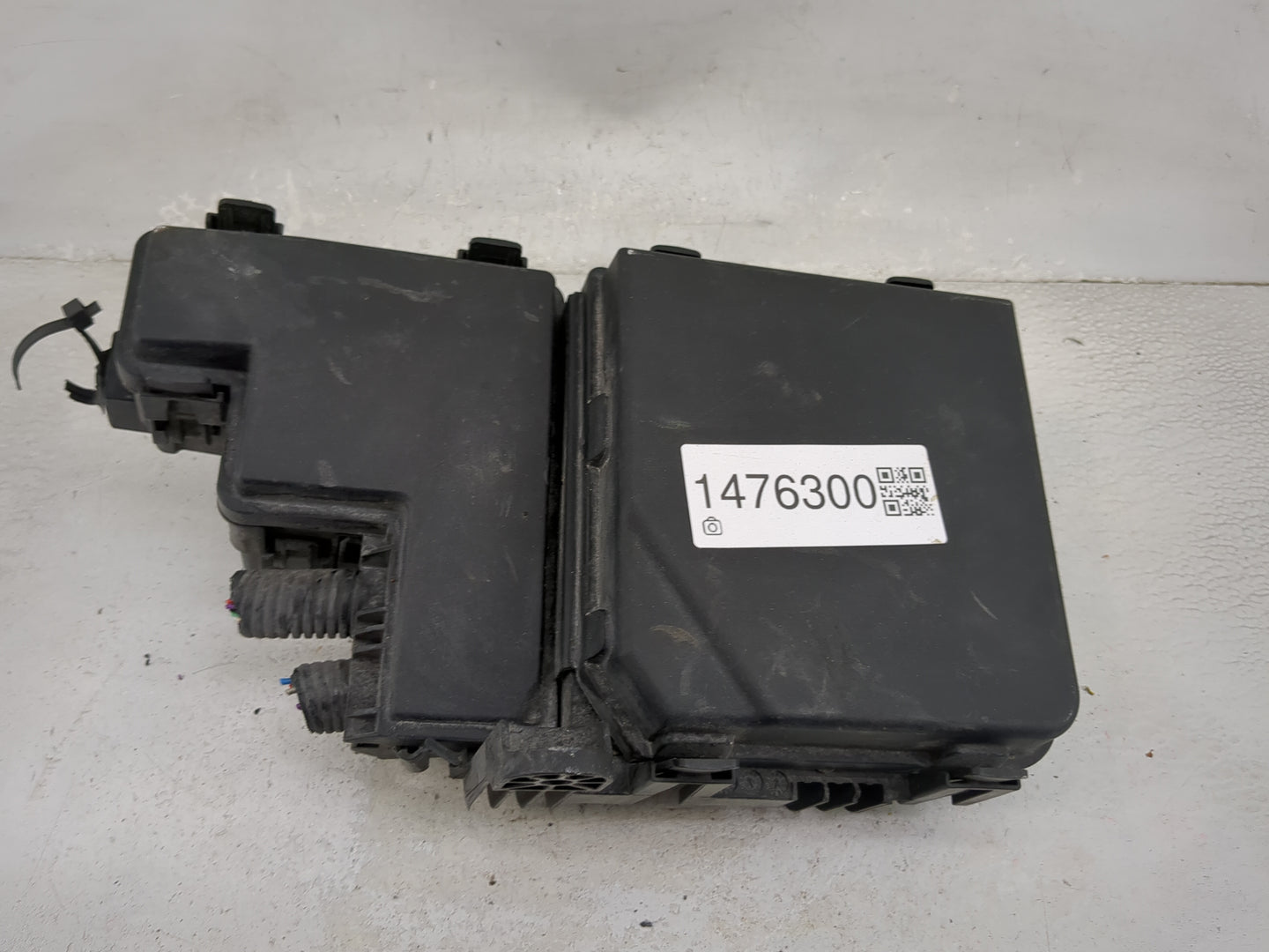 2017-2020 Nissan Rogue Fusebox Fuse Box Panel Relay Module Fits Fits 2017 2018 2019 2020 OEM Used Auto Parts - Oemusedautopa