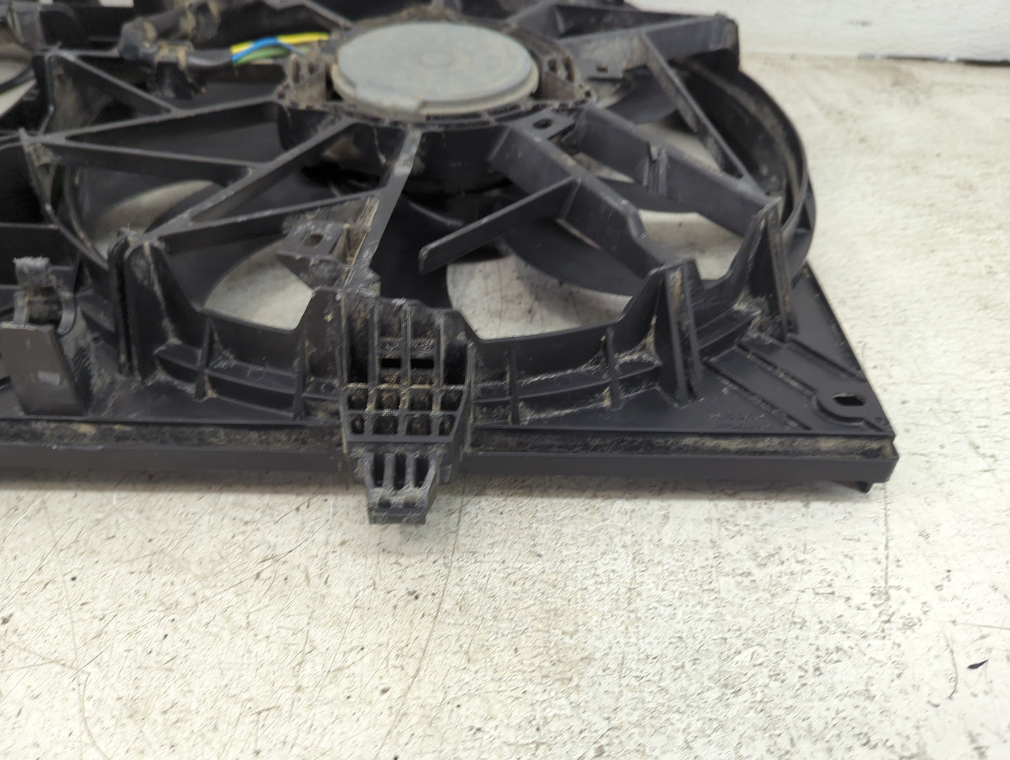 2014-2020 Nissan Rogue Electric Radiator Cooling Fan Motor Assembly Fits Fits 2014 2015 2016 2017 2018 2019 2020 OEM Used Au