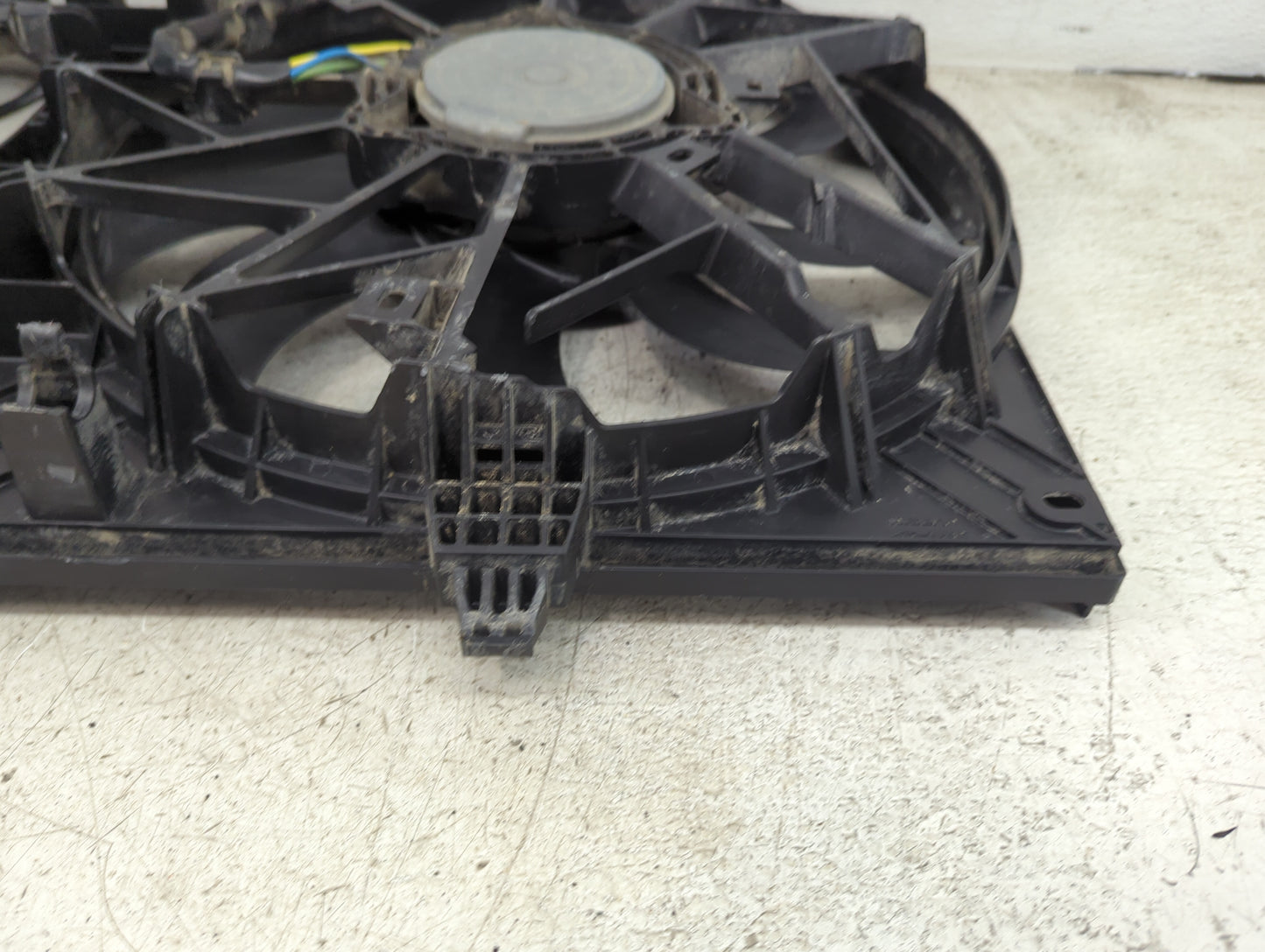 2014-2020 Nissan Rogue Electric Radiator Cooling Fan Motor Assembly Fits Fits 2014 2015 2016 2017 2018 2019 2020 OEM Used Au