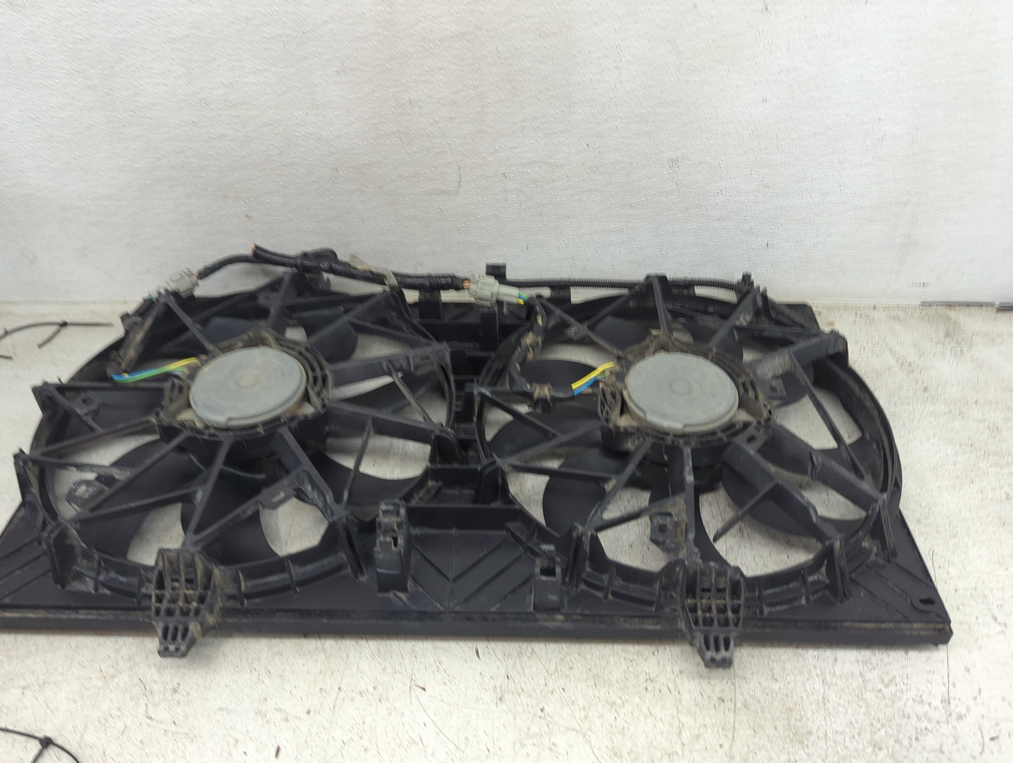 2014-2020 Nissan Rogue Electric Radiator Cooling Fan Motor Assembly Fits Fits 2014 2015 2016 2017 2018 2019 2020 OEM Used Au