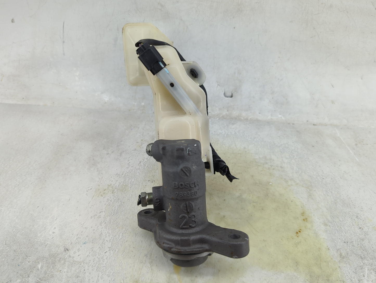 2015-2020 Nissan Rogue Brake Master Cylinder 1490580 - Oemusedautoparts1.com