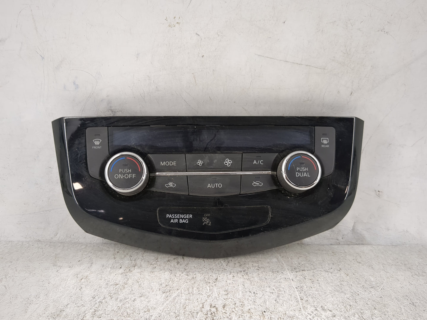 2017-2020 Nissan Rogue Climate Control Module Temperature AC/Heater Replacement P/N:27500 7FE0A T32163BA Fits OEM Used Auto 