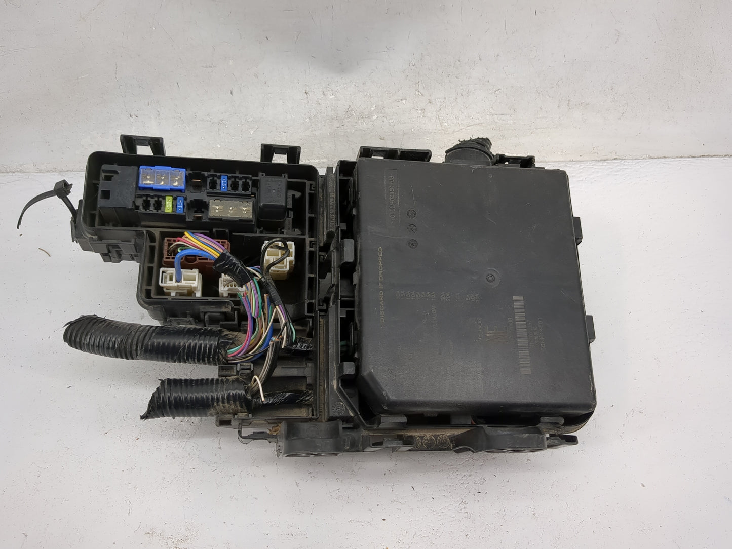2017-2020 Nissan Rogue Fusebox Fuse Box Panel Relay Module Fits Fits 2017 2018 2019 2020 OEM Used Auto Parts - Oemusedautopa