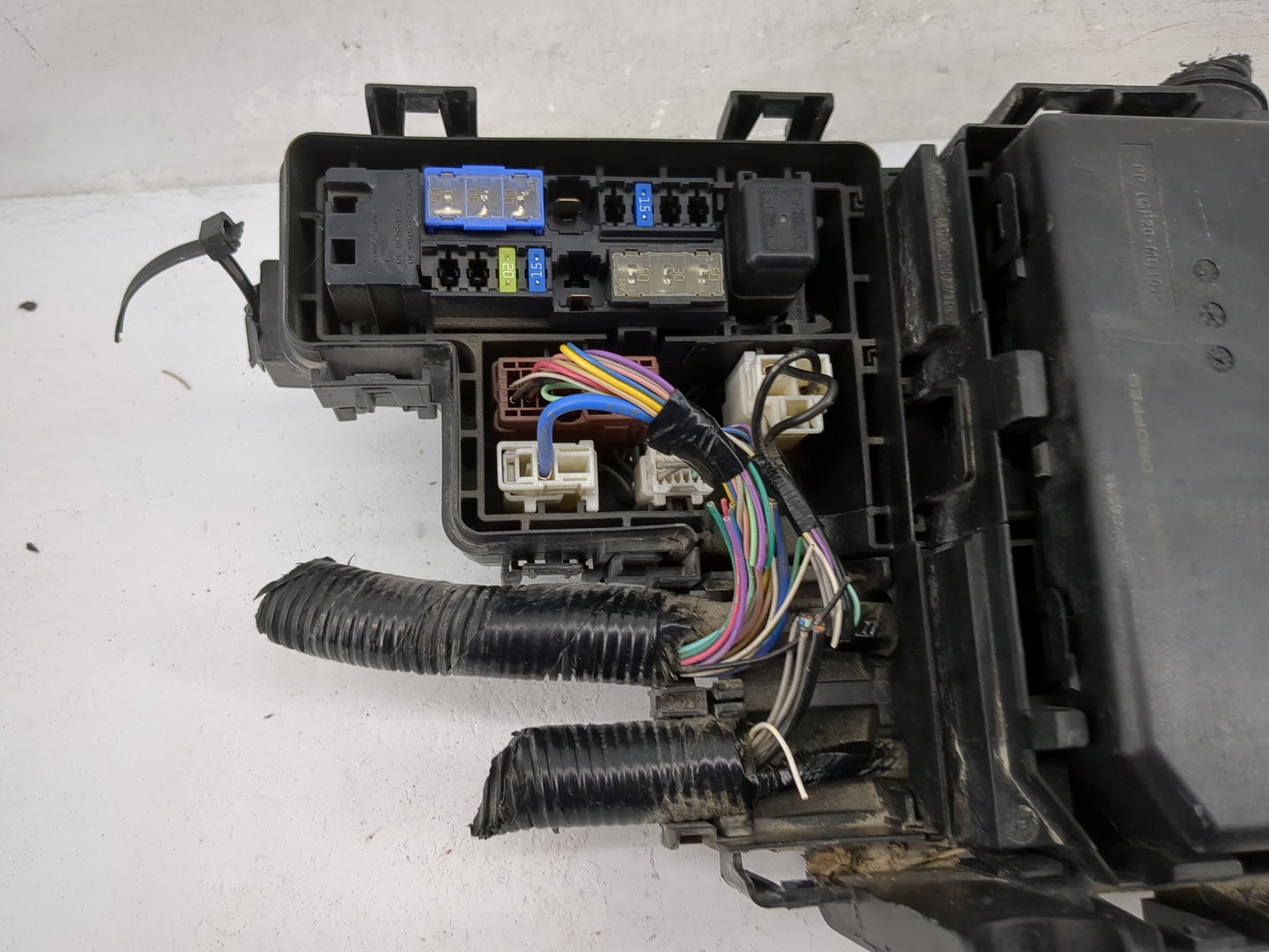 2017-2020 Nissan Rogue Fusebox Fuse Box Panel Relay Module Fits Fits 2017 2018 2019 2020 OEM Used Auto Parts - Oemusedautopa