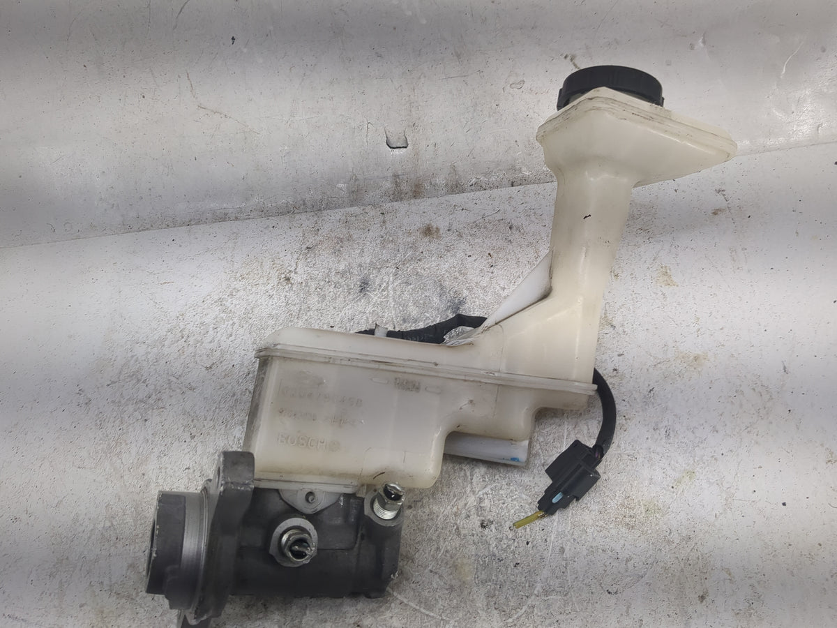 2015-2020 Nissan Rogue Brake Master Cylinder 1497014 - Oemusedautoparts1.com