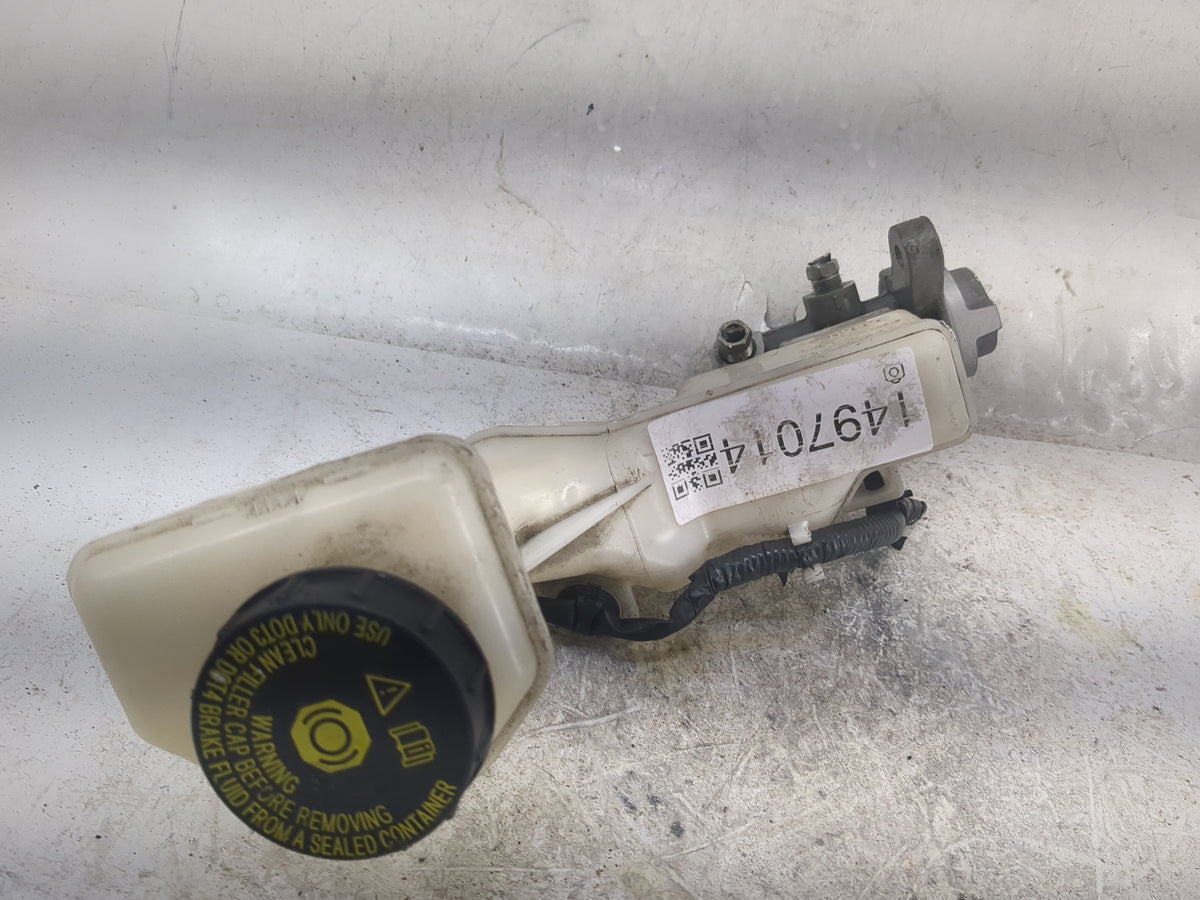 2015-2020 Nissan Rogue Brake Master Cylinder 1497014 - Oemusedautoparts1.com