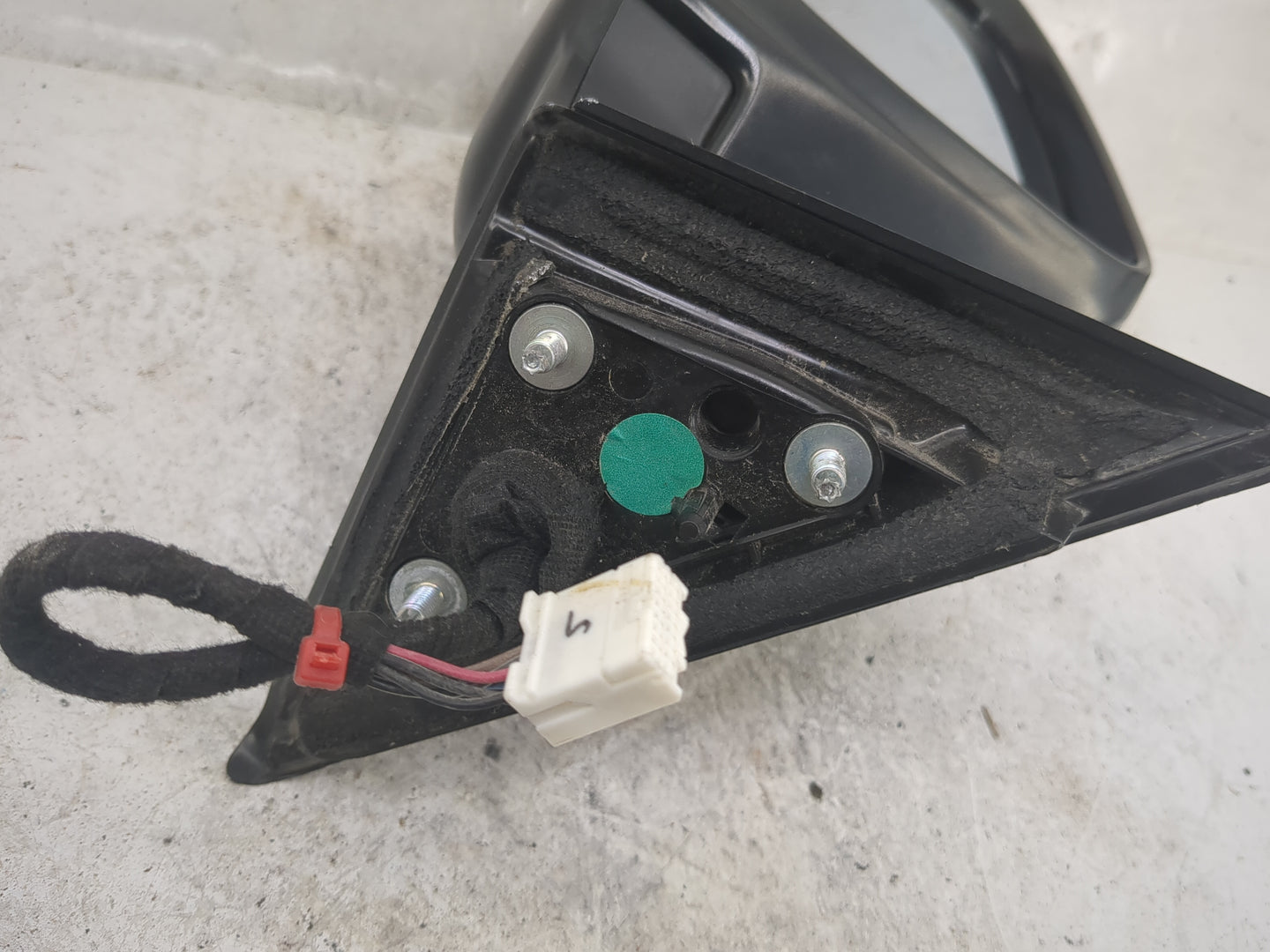 2017-2020 Nissan Rogue Driver Side View Mirror - Left Door Mirror OEM Used - Oemusedautoparts1.com