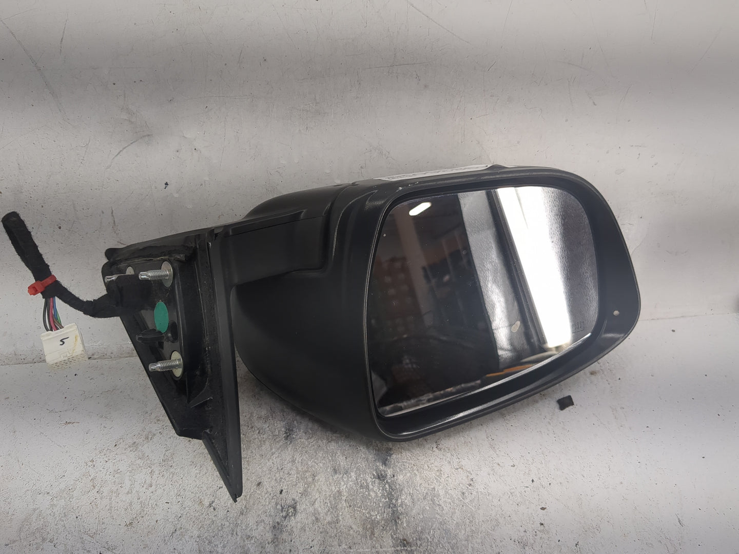 2017-2020 Nissan Rogue Driver Side View Mirror - Left Door Mirror OEM Used - Oemusedautoparts1.com