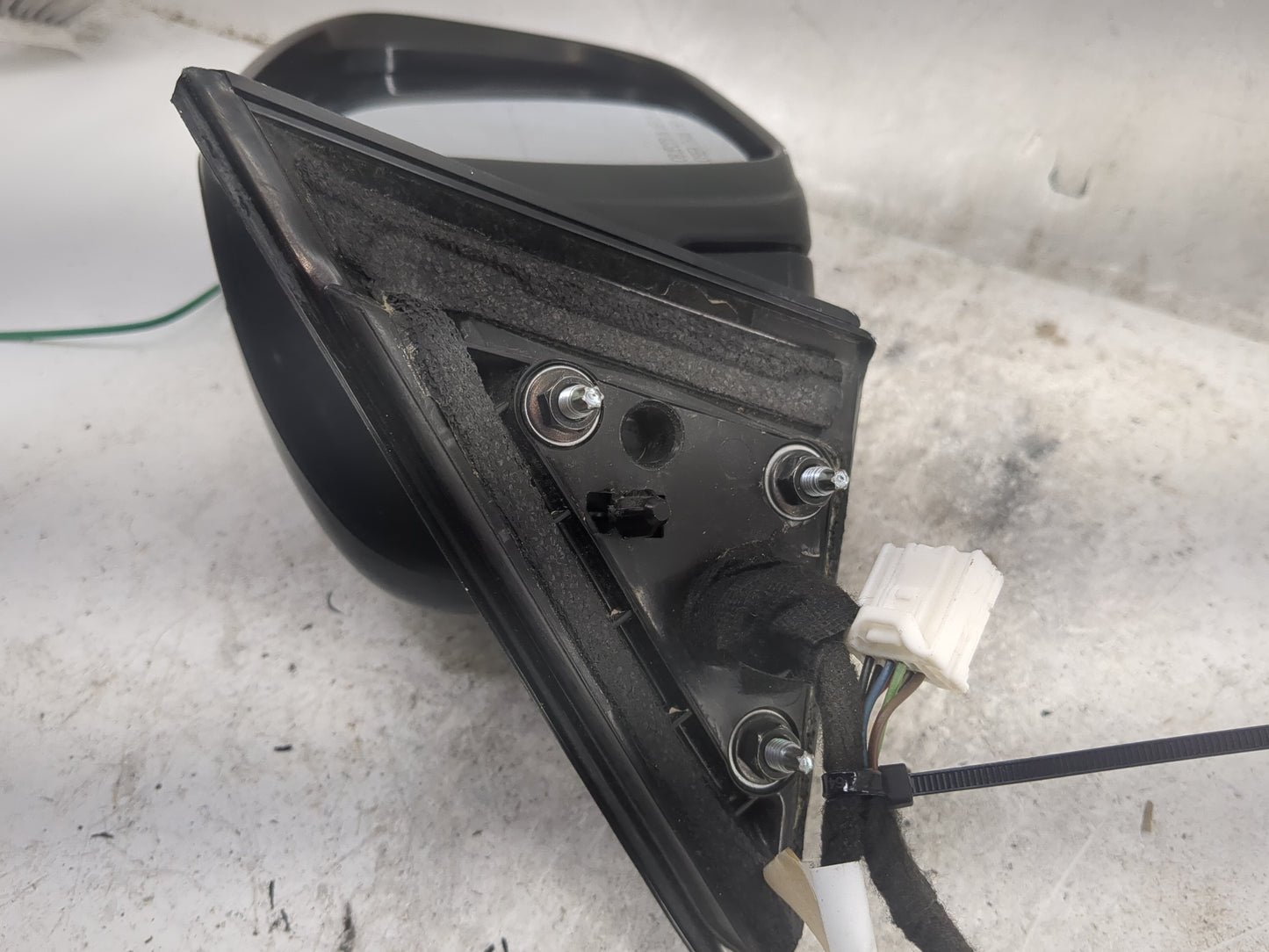 2017-2020 Nissan Rogue Passenger Side View Mirror - Right Door Mirror OEM Used - Oemusedautoparts1.com