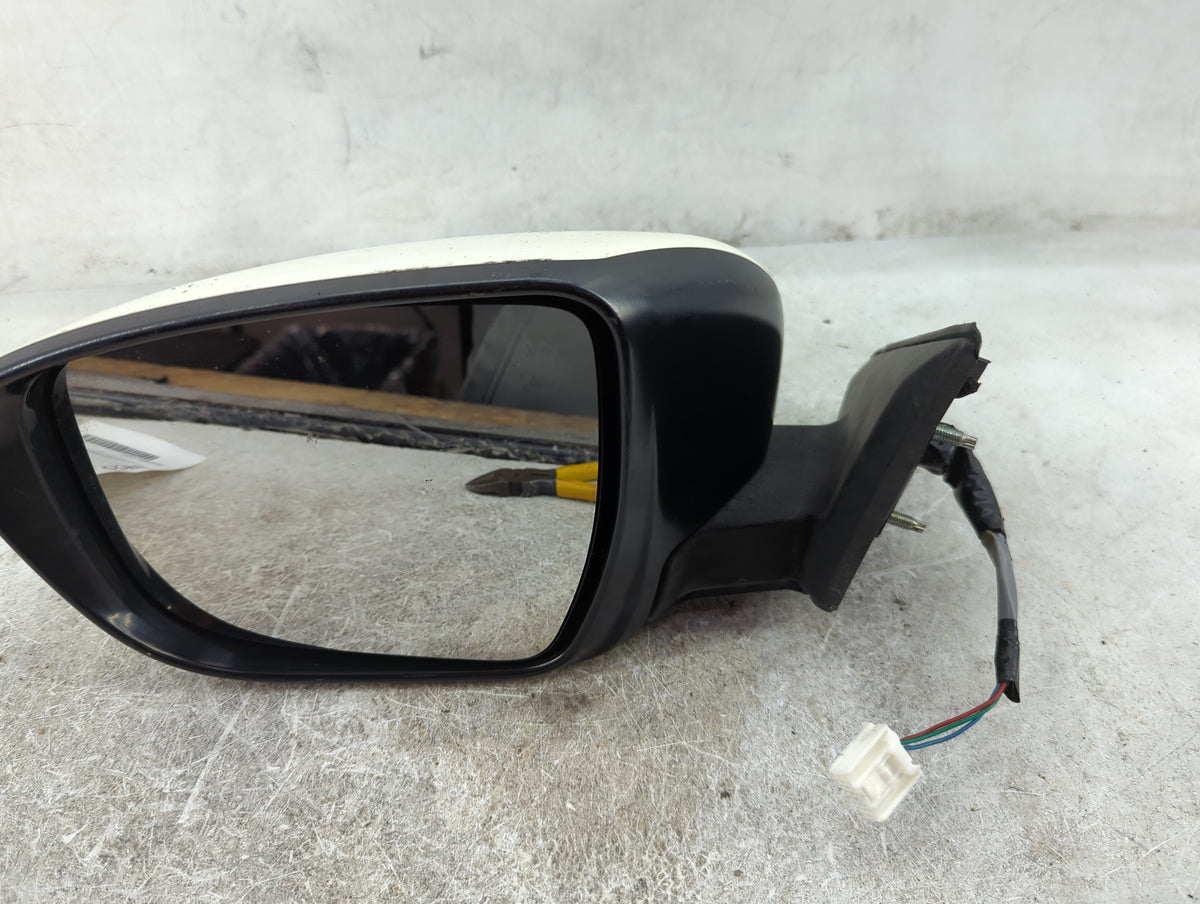 2017 Nissan Rogue Driver Side View Mirror - Left Door Mirror OEM Used - Oemusedautoparts1.com